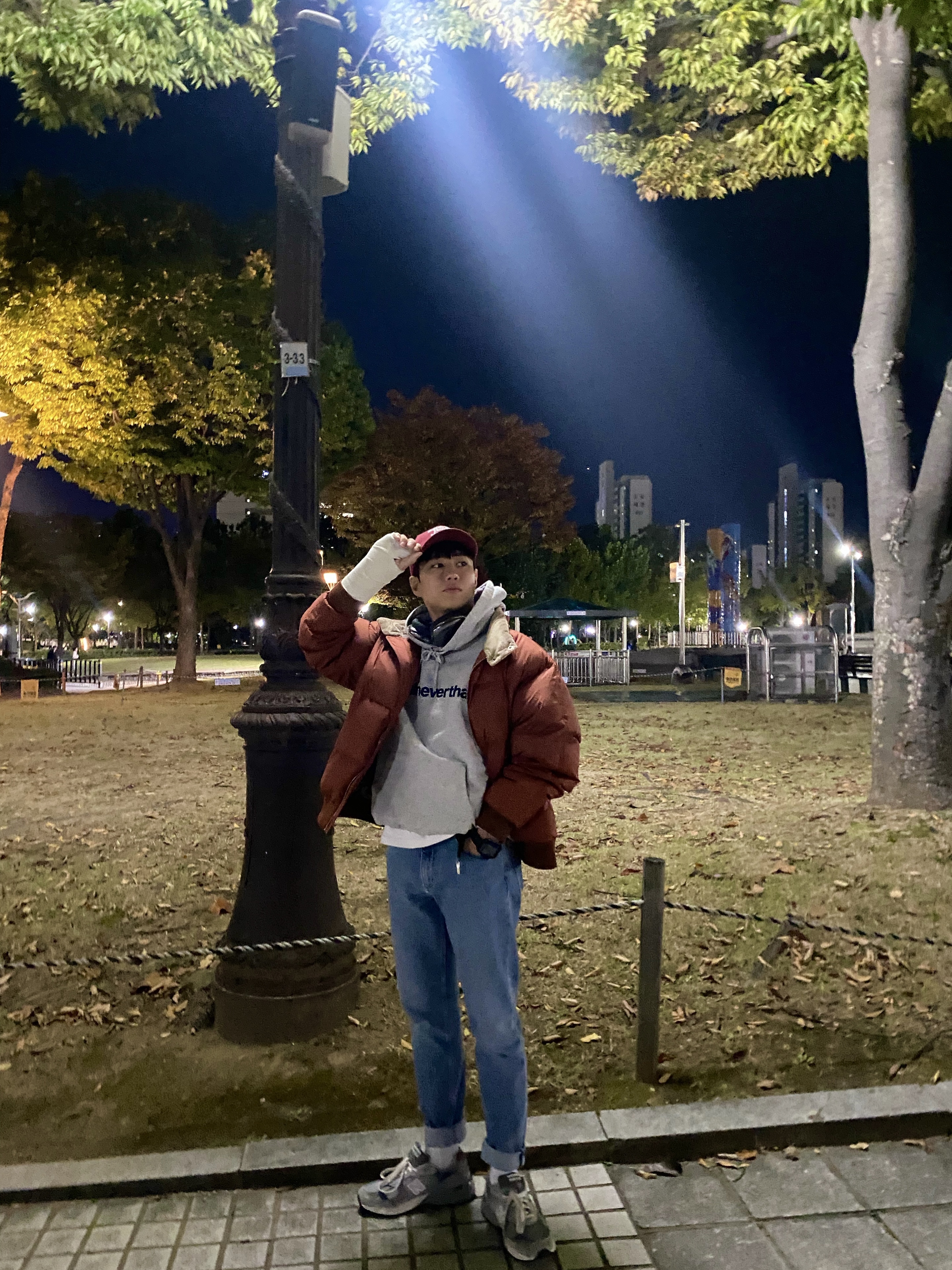 Apple AirPods Max Lightning Space Gray (Korean Ver.), New Balance 993 Made in USA Grey - D Standard 착용 스타일 - 3