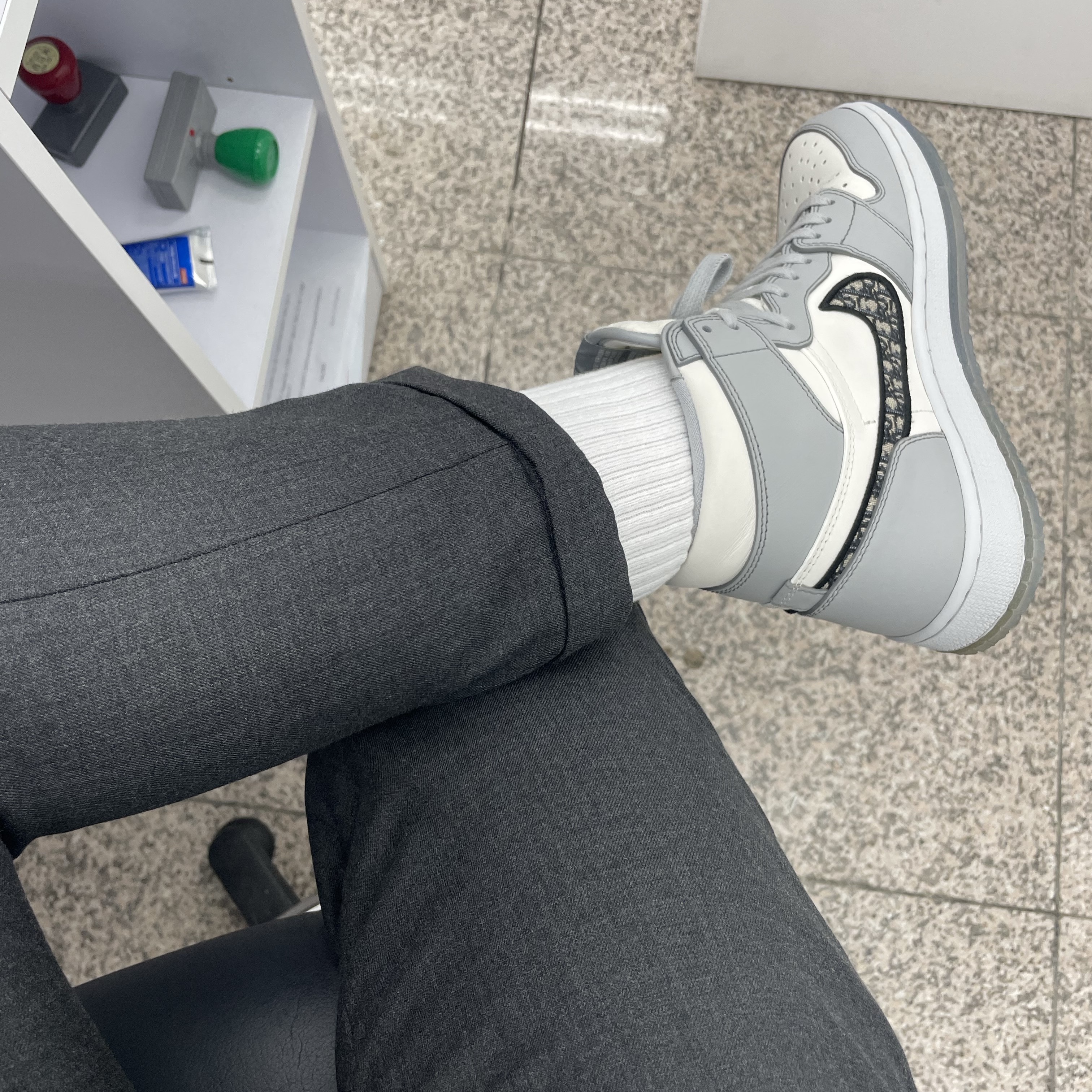 Jordan 1 x Dior High OG 착용 스타일