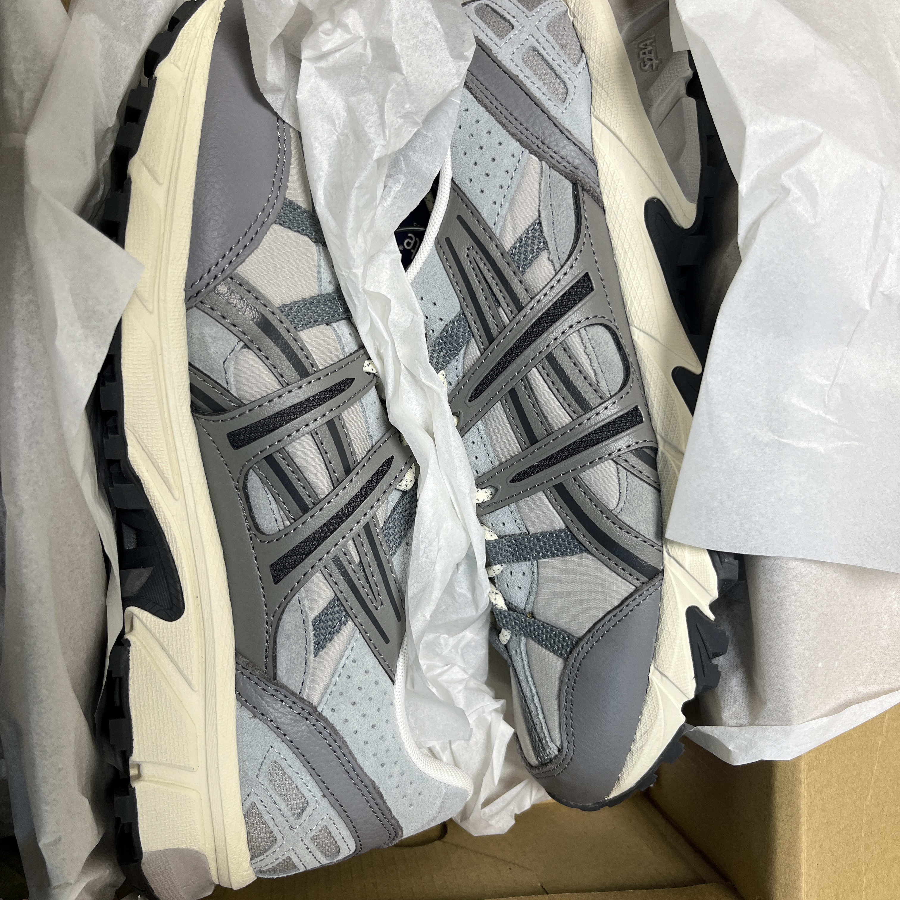 Asics Gel-Sonoma 15-50 Oyster Grey Clay Grey 착용 스타일 - 1