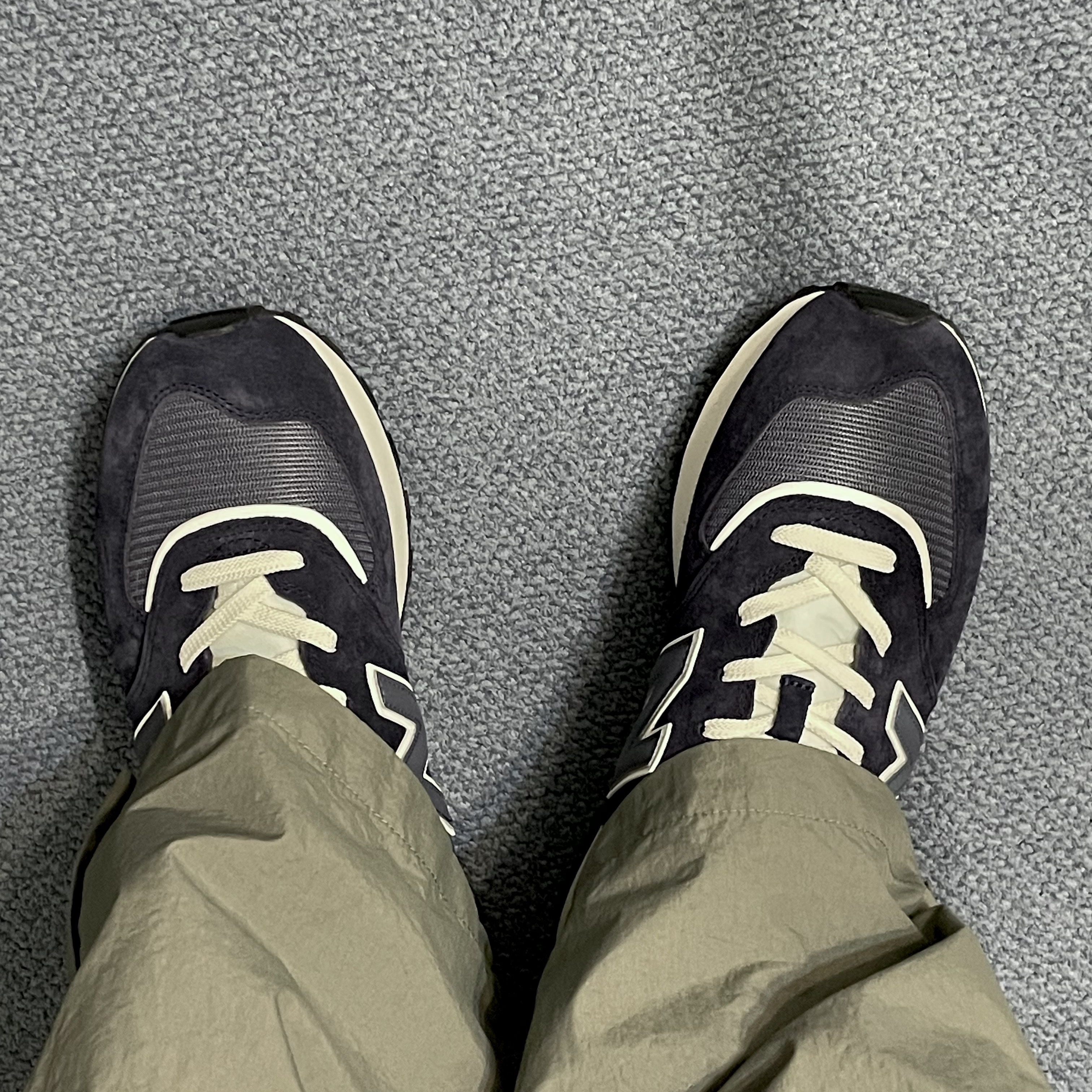 New Balance 574 Legacy Navy 착용 스타일