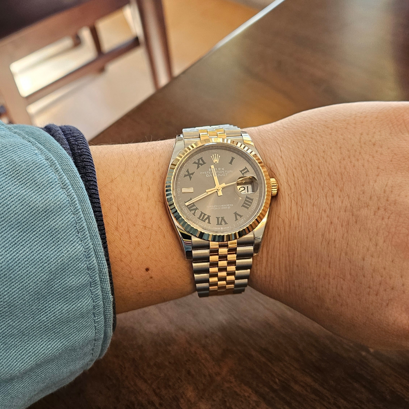 Rolex Datejust 36mm 126233 Slate Roman Jubilee 착용 스타일