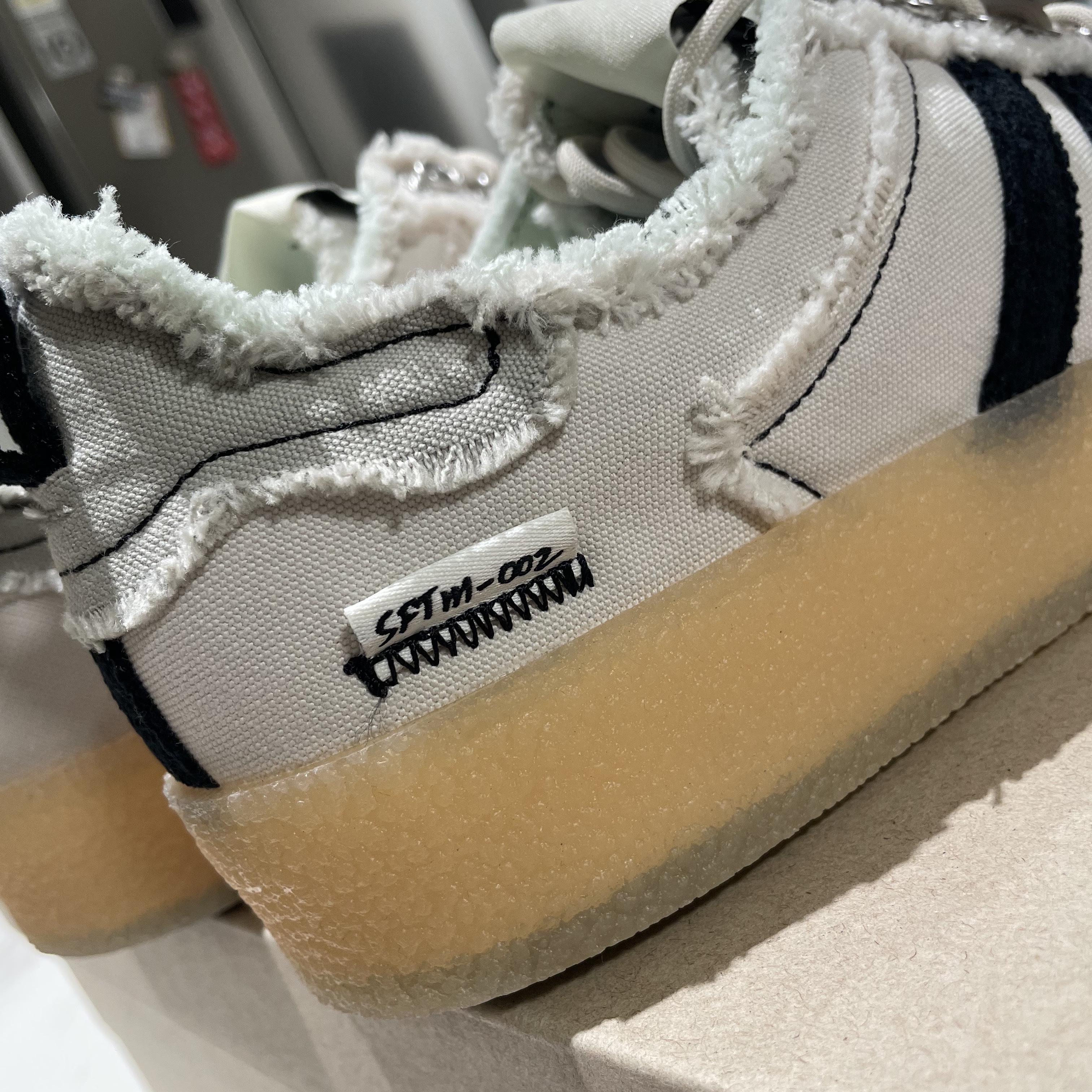 Adidas x Song for the Mute Campus 80s Bliss Core Black 착용 스타일 - 5