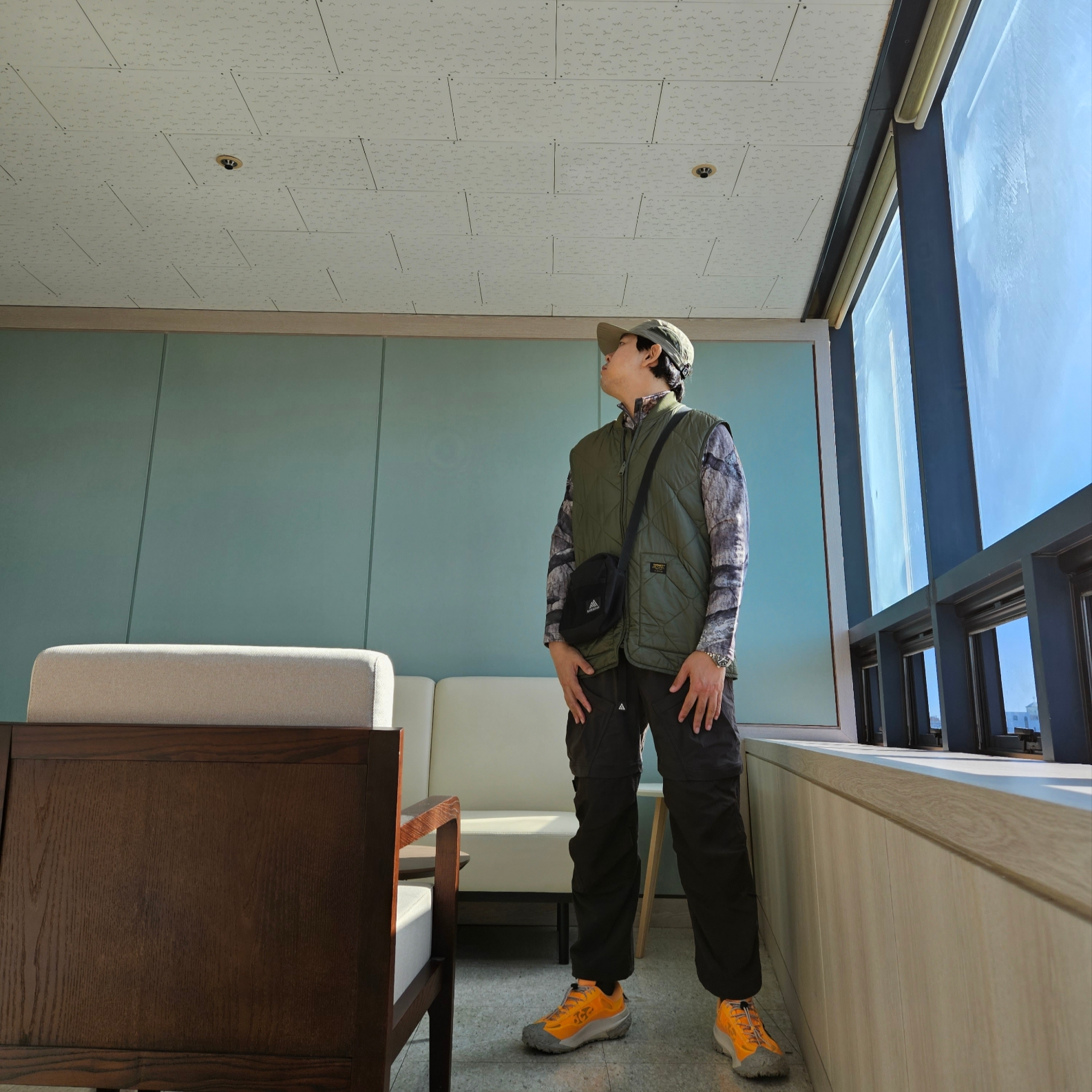 Nike ACG Mountain Fly 2 Low Laser Orange, Nike ACG Smith Summit Cargo Pants Velvet Brown - Asia 착용 스타일 - 1