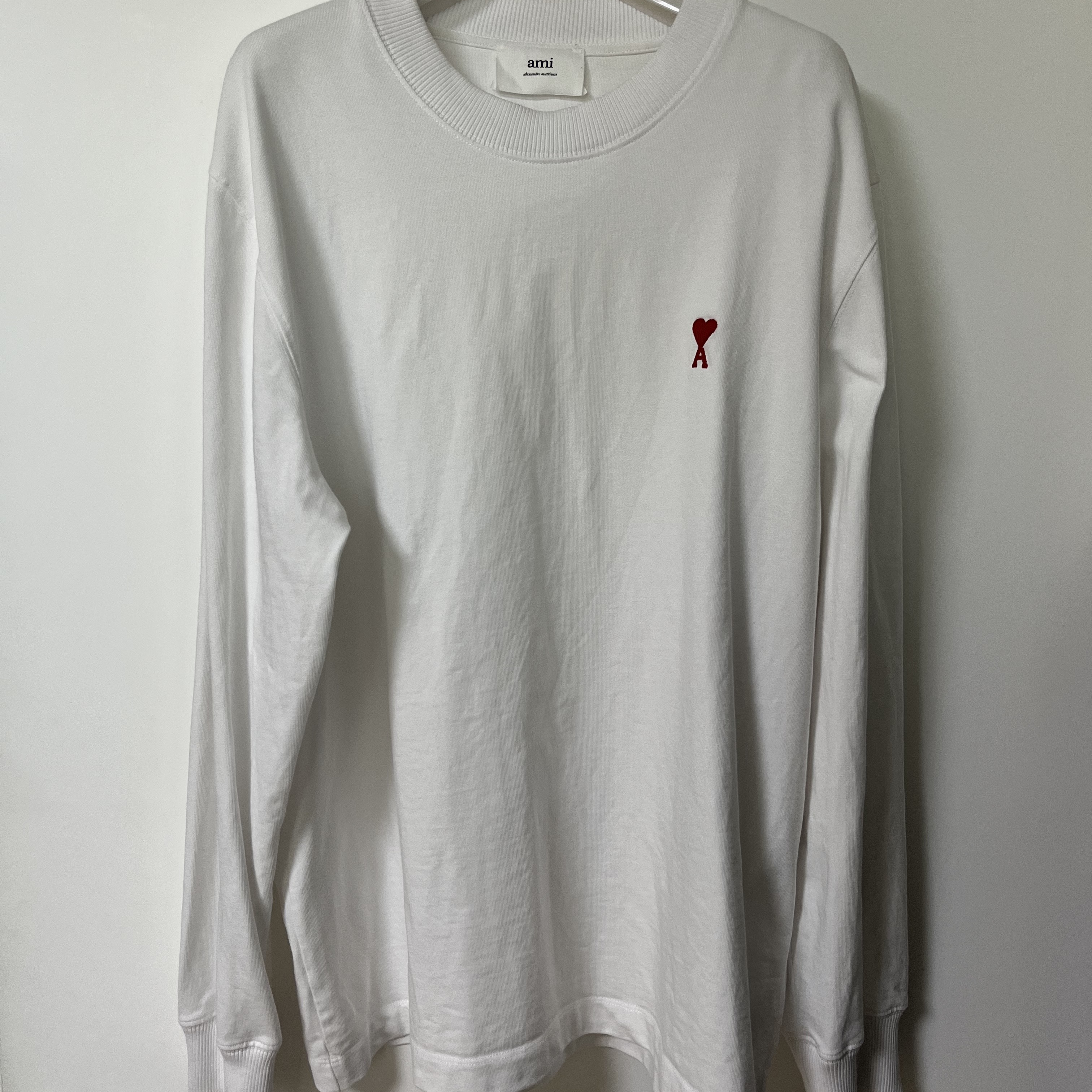 AMI de Coeur LS T-Shirt White 착용 스타일