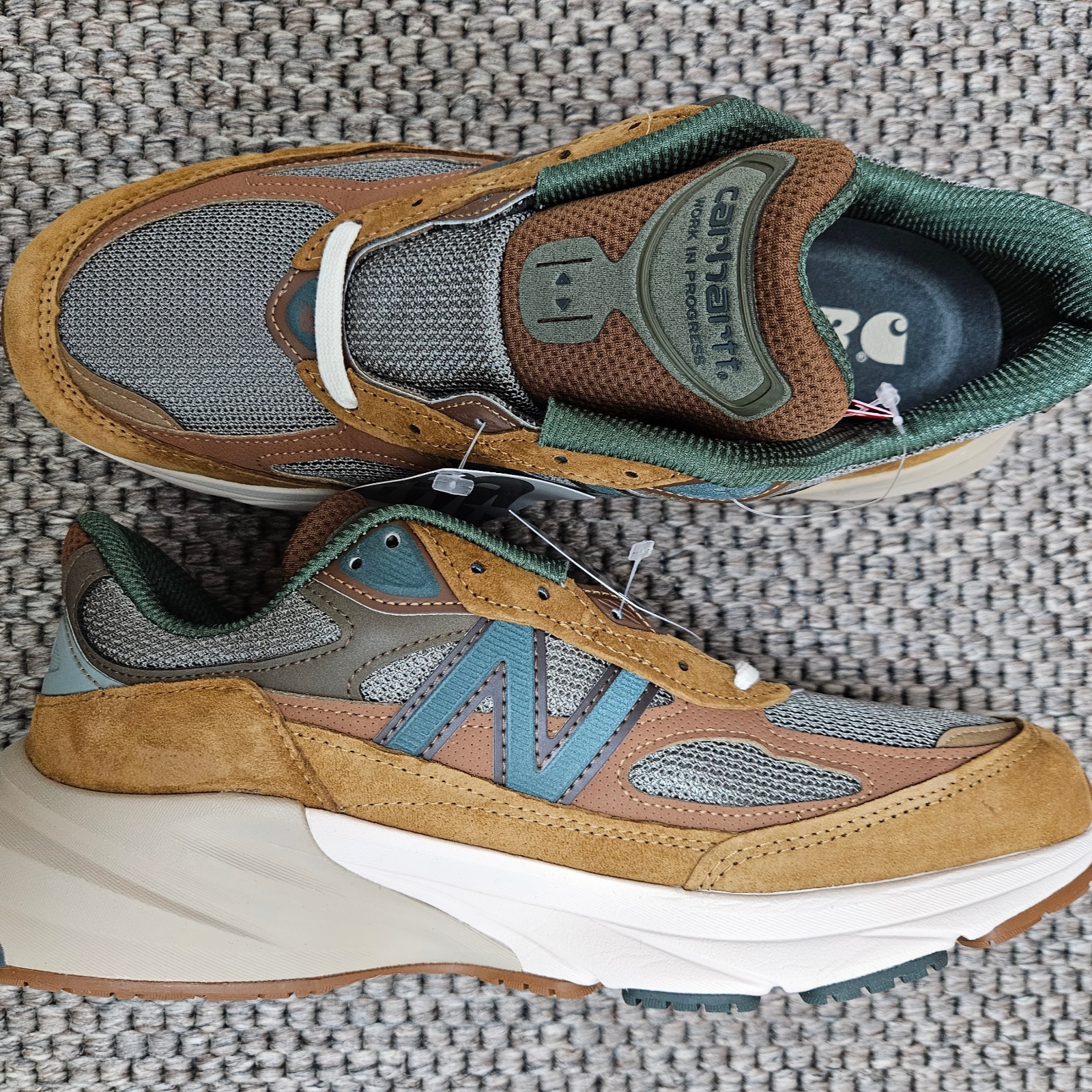 New Balance x Carhartt WIP 990v6 Made in USA Hamilton Brown Military Green 착용 스타일 - 5