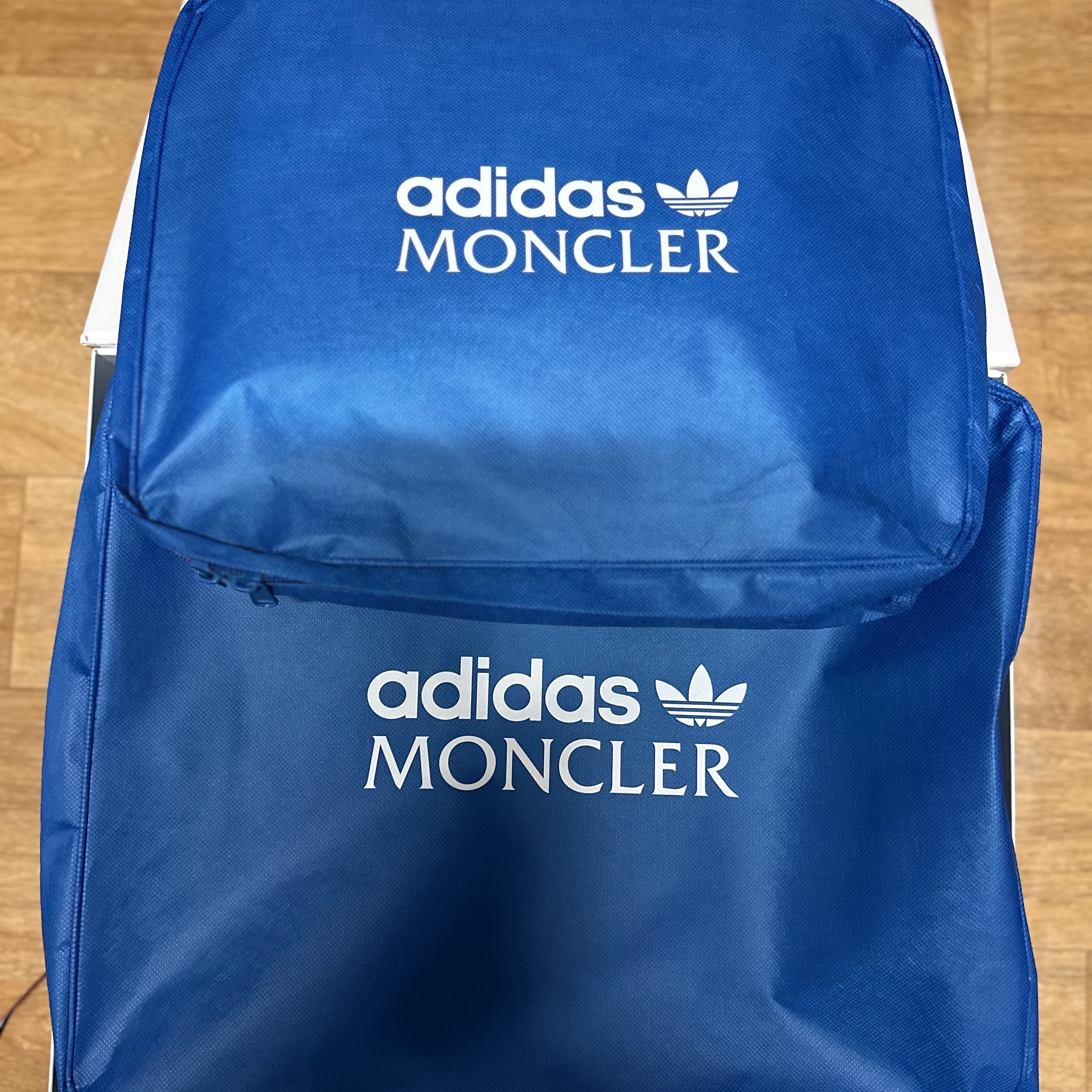 Moncler x Adidas Fleece Sweatpants Light Grey - 23FW 착용 스타일 - 2