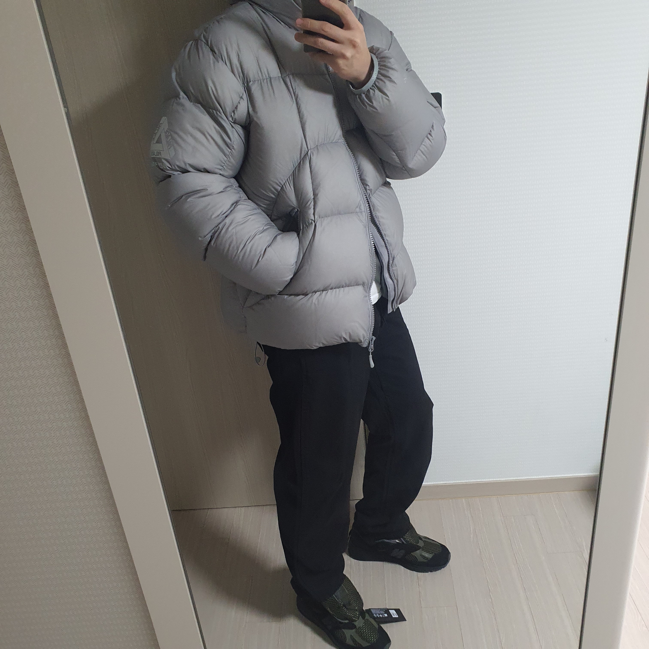 New Balance x Stone Island 991v2 Made in UK Black Olive Night, Palace Pertex Frost Balaclava Puffa Grey - 22FW 착용 스타일