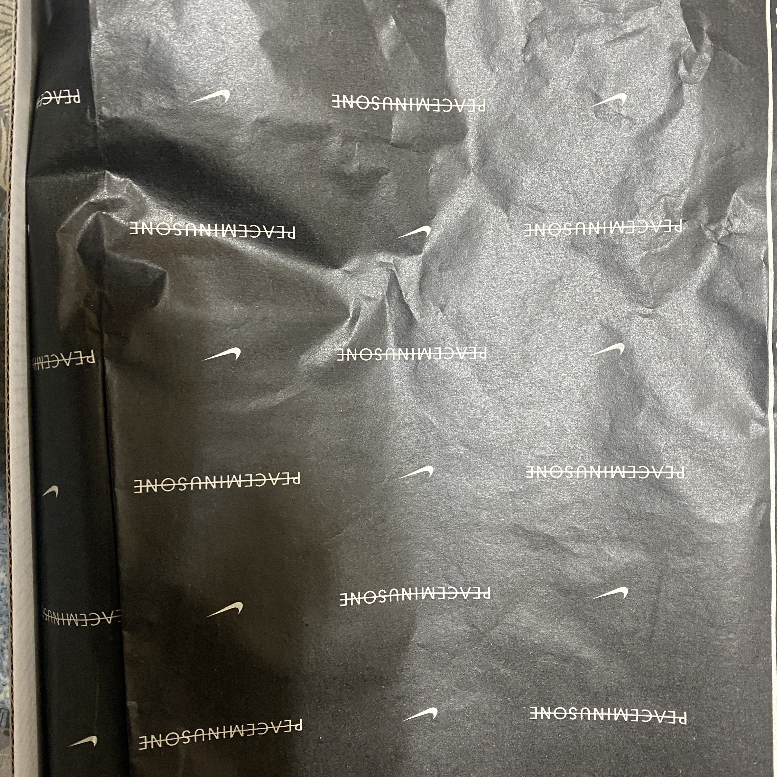 Nike x Peaceminusone Kwondo1 Black and White 착용 스타일 - 2