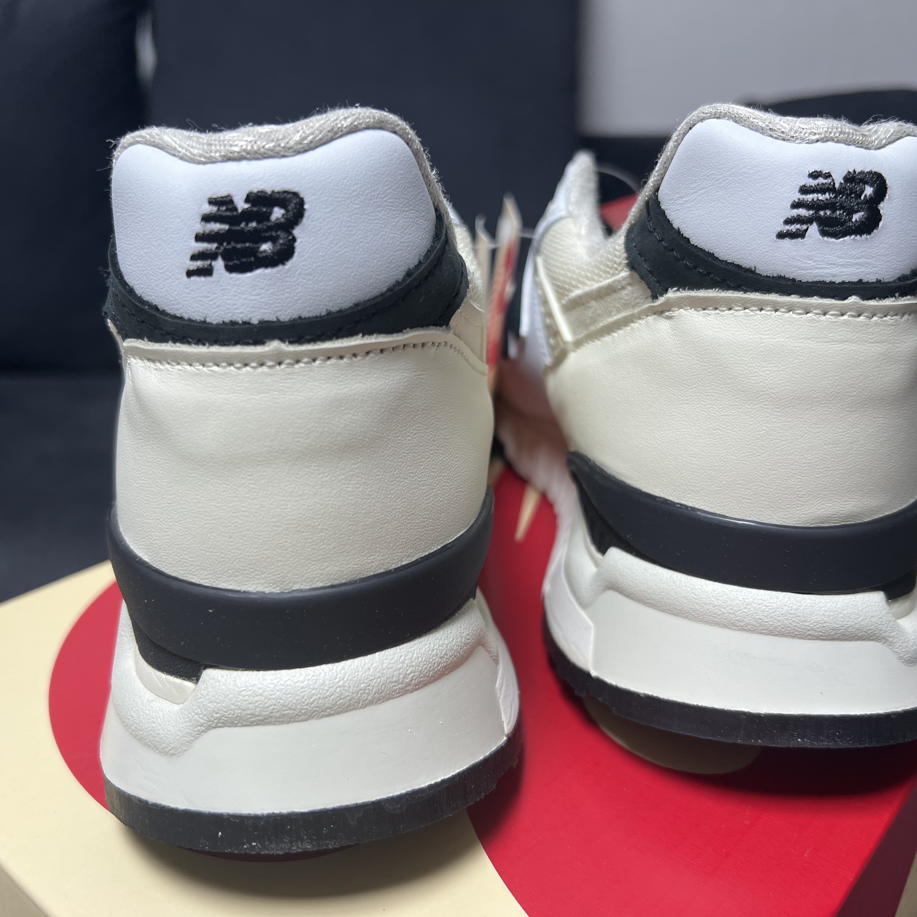 New Balance 998 Made in USA White Black 착용 스타일 - 3