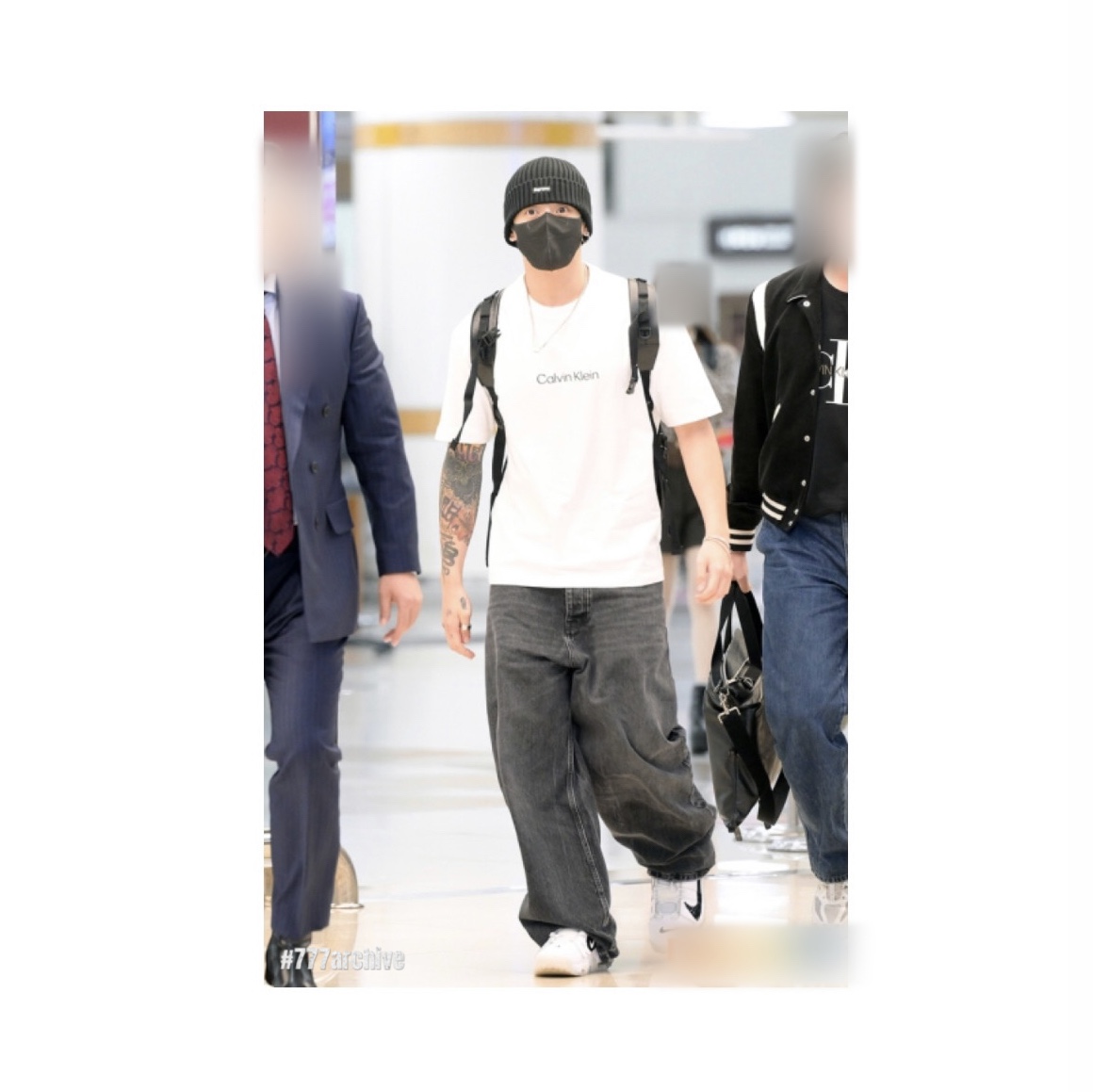 Balenciaga Army Small Backpack Black, Nike Air More Uptempo 96 Copy and Paste White 착용 스타일 - 2