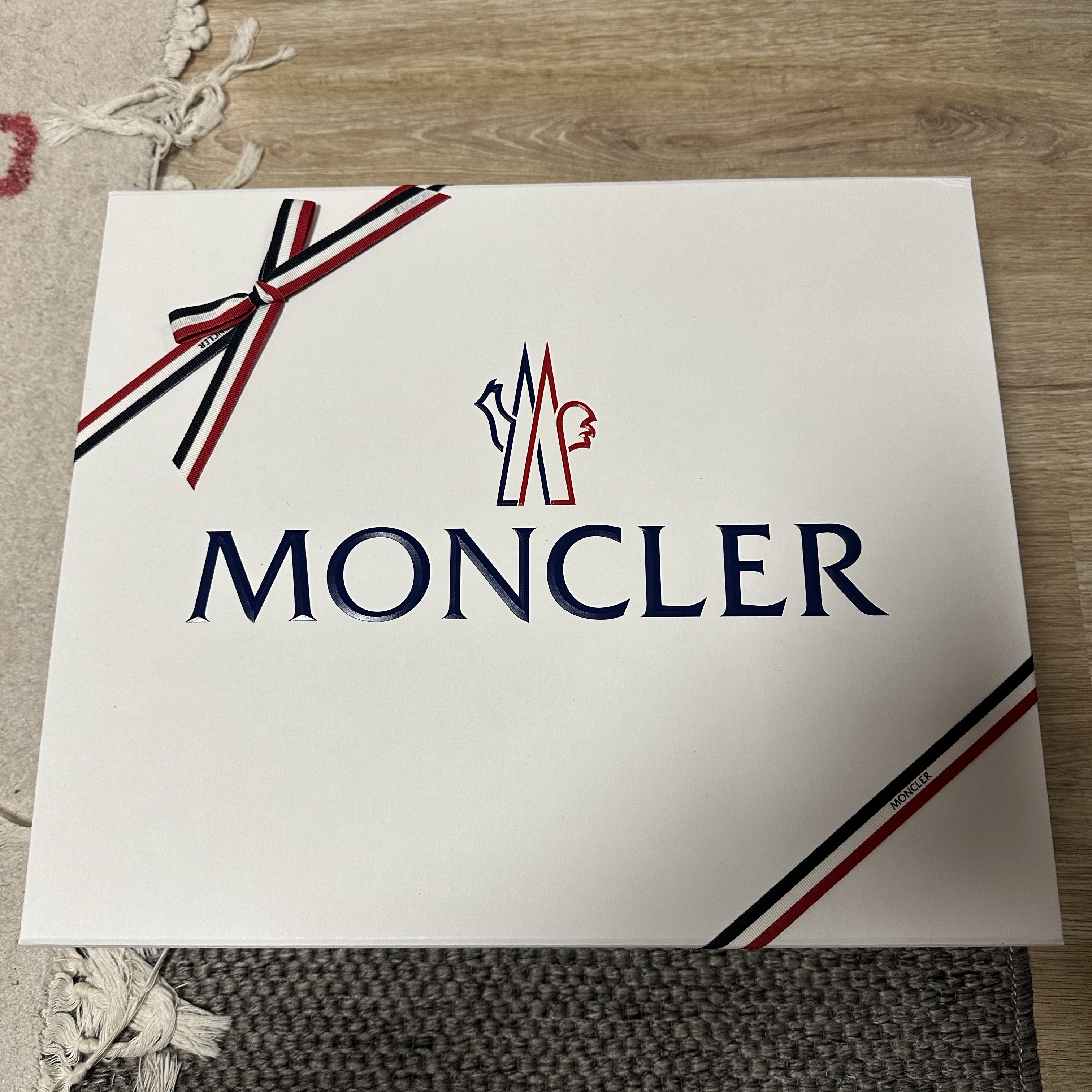 Adidas x Moncler NMD Runner Core Black 착용 스타일 - 6