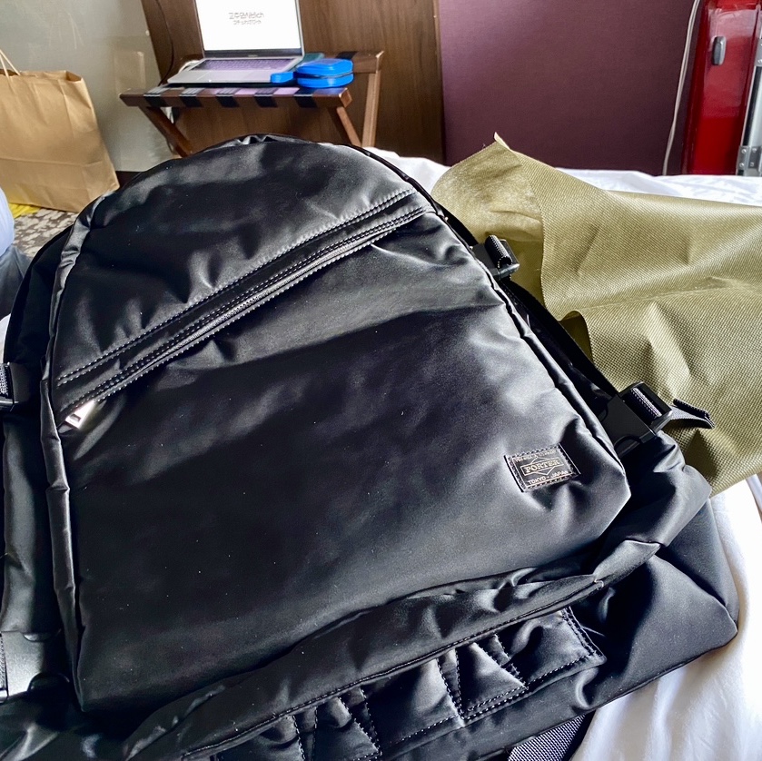 Porter Tanker Daypack Sage Green 착용 스타일