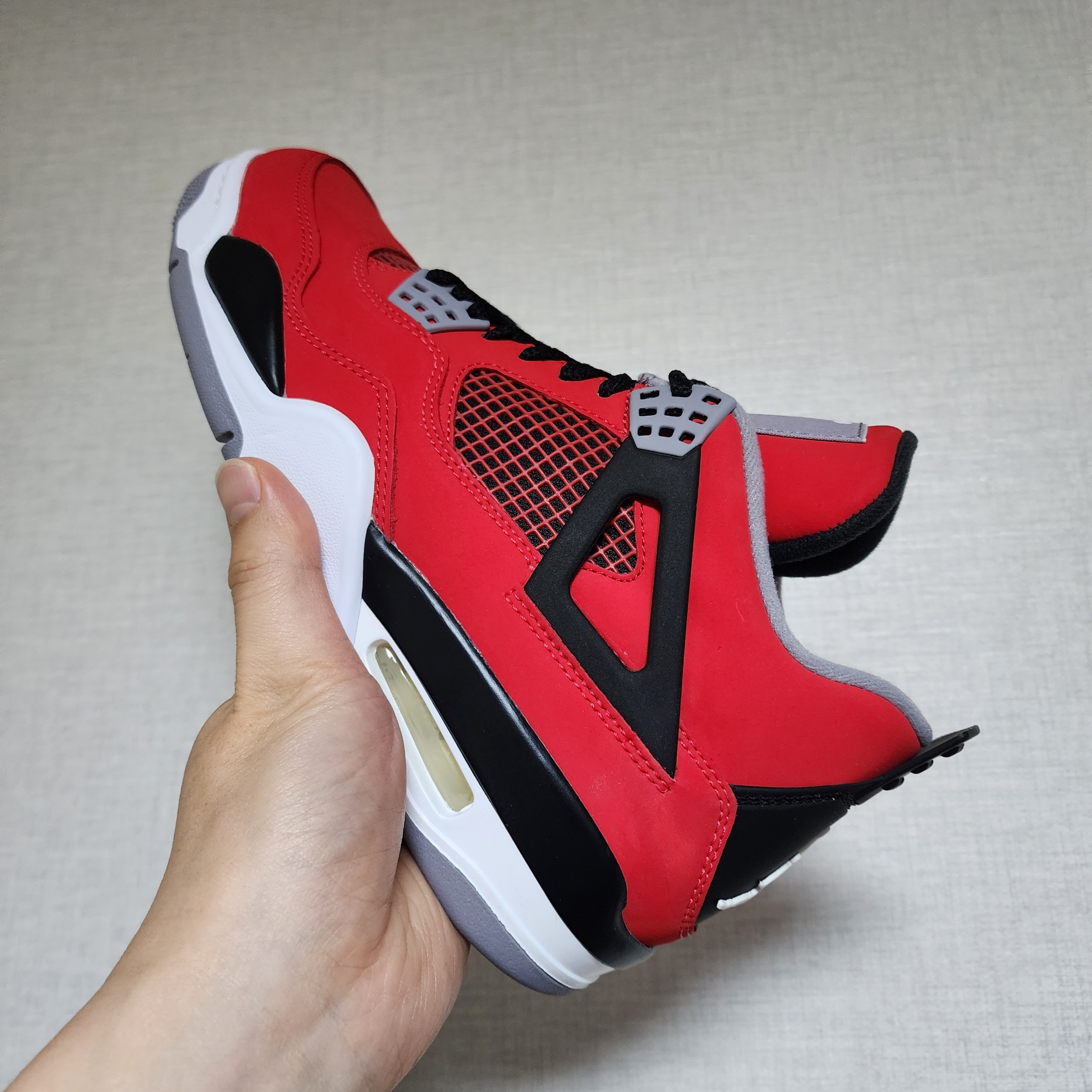 Jordan 4 Retro Toro Bravo 착용 스타일 - 2
