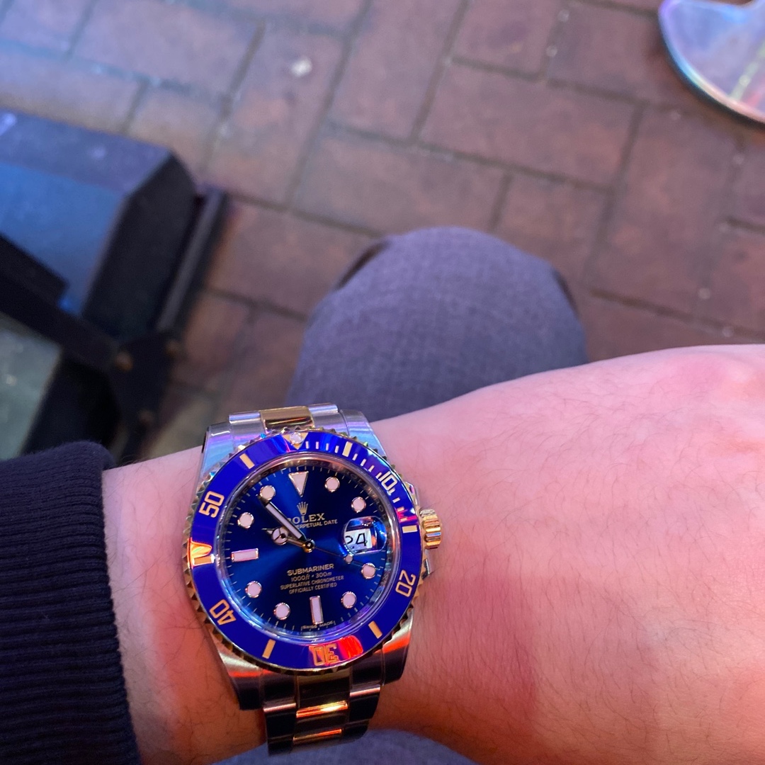 Rolex Submariner Date 41mm 126613LB Royal Blue Oyster 착용 스타일