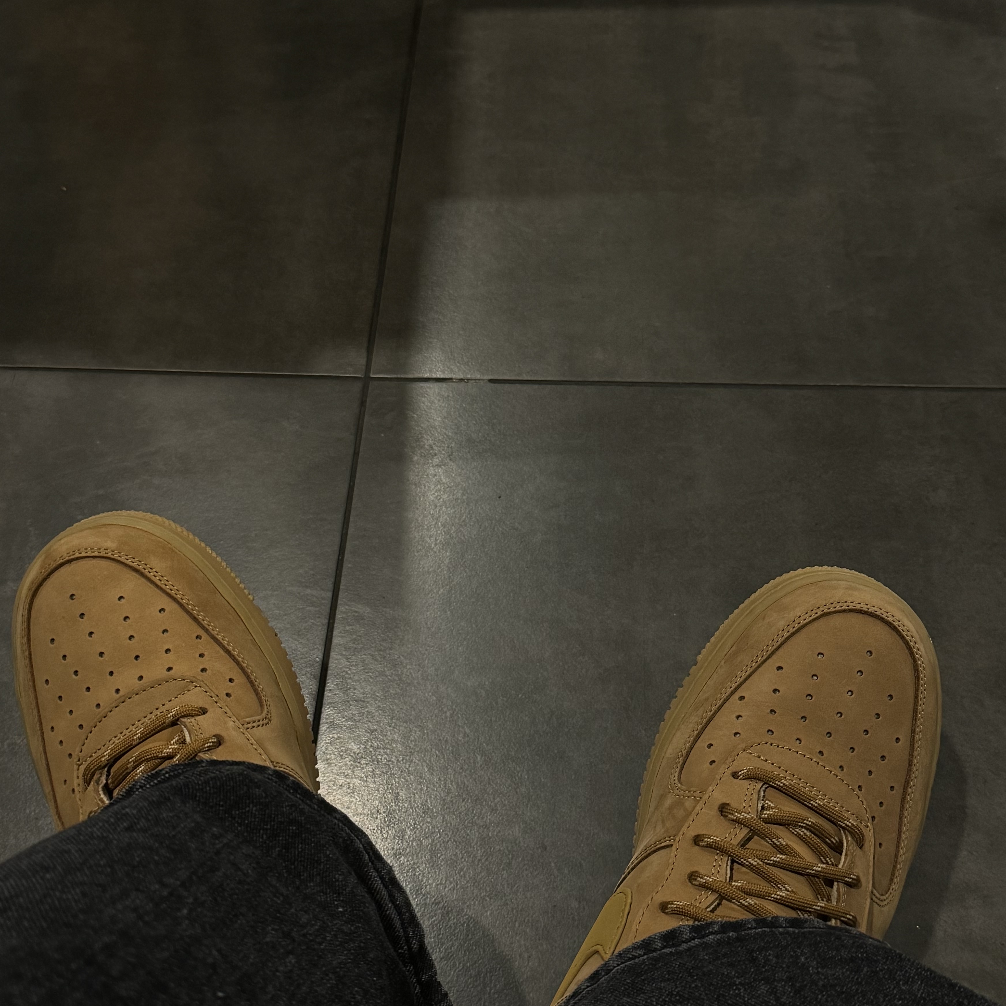 Nike Air Force 1 '07 WB Flax 착용 스타일