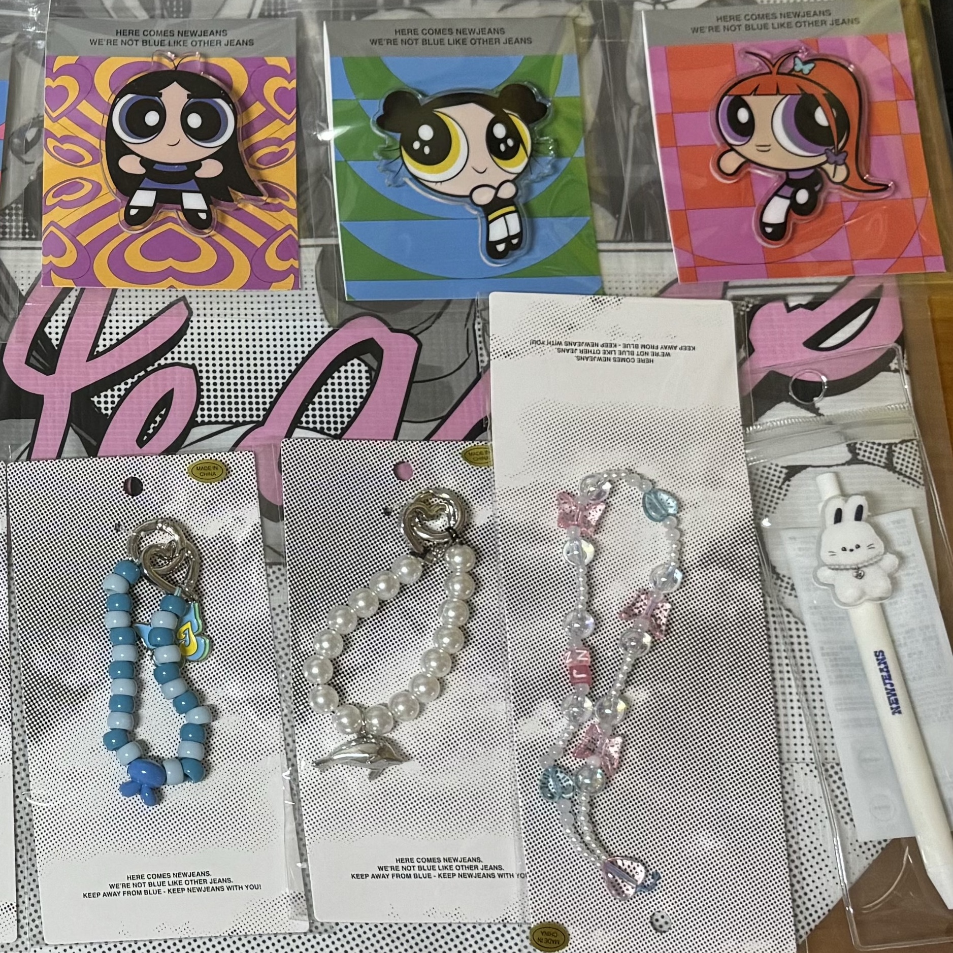 NewJeans Get Up Beads Keyring White, NewJeans Get Up Beads Keyring Blue 착용 스타일