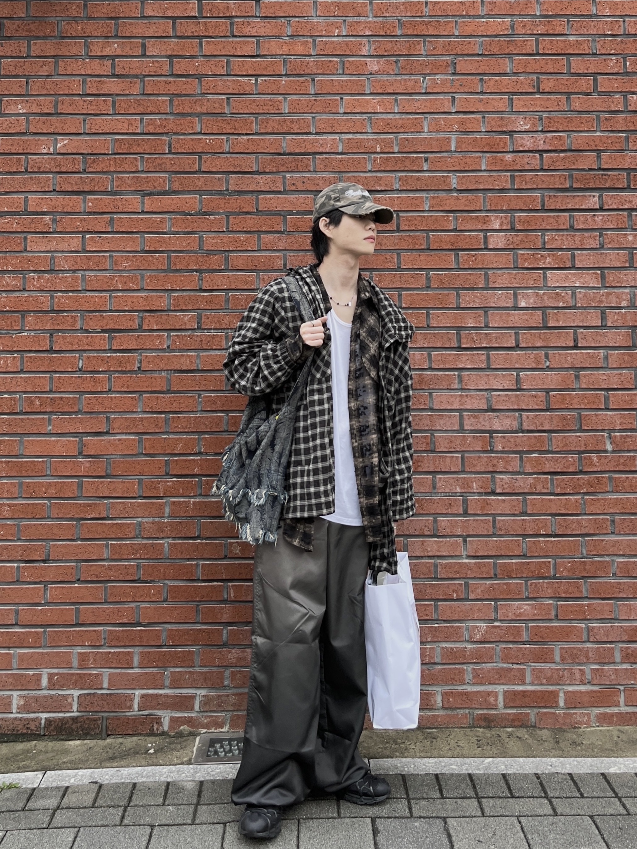 Kapital 12 oz. Feather Denim Book Bag Indigo, Nike Air Kukini Triple Black 착용 스타일 - 2