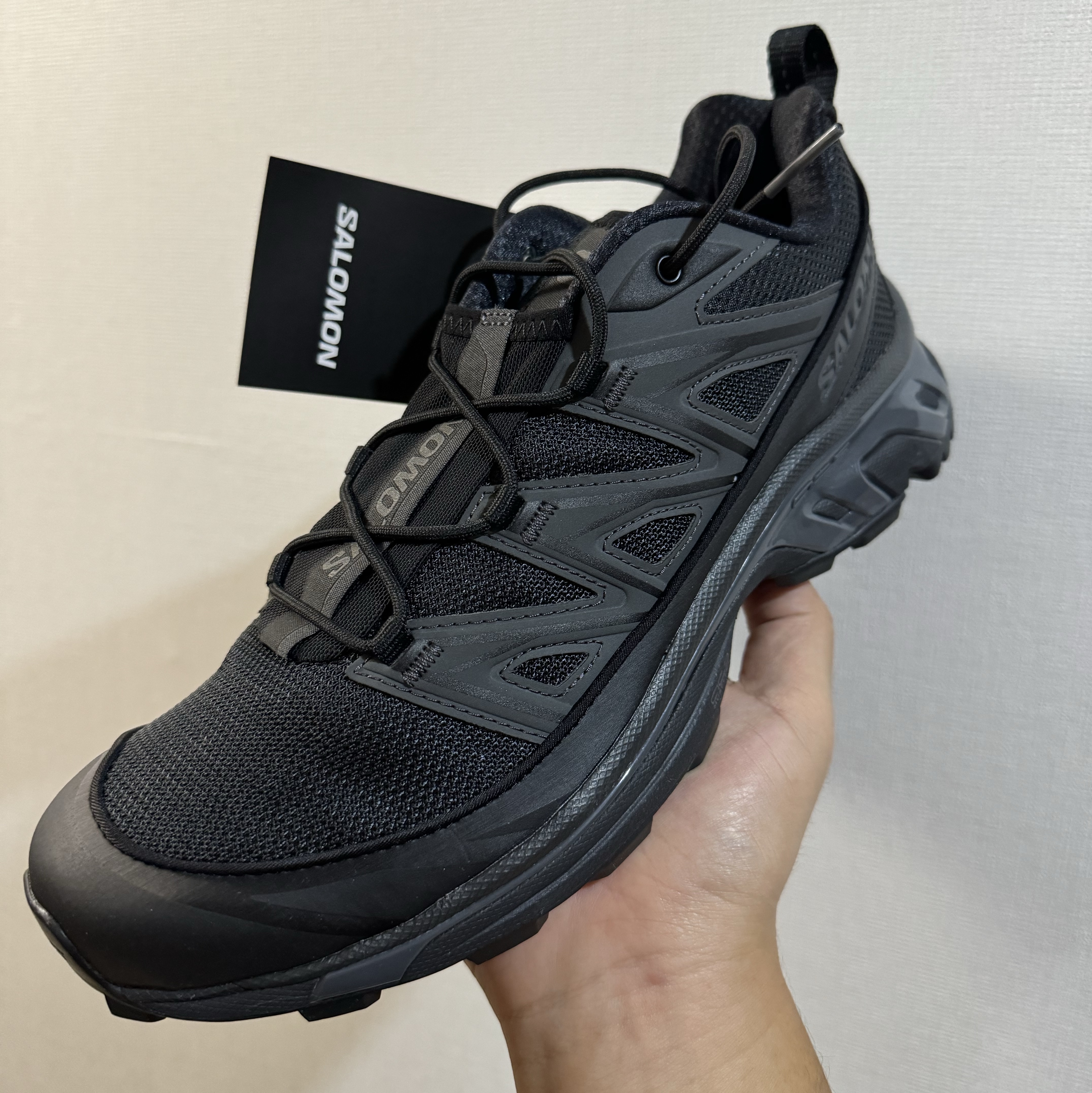 Salomon XT-6 Expanse Black Ebony 착용 스타일