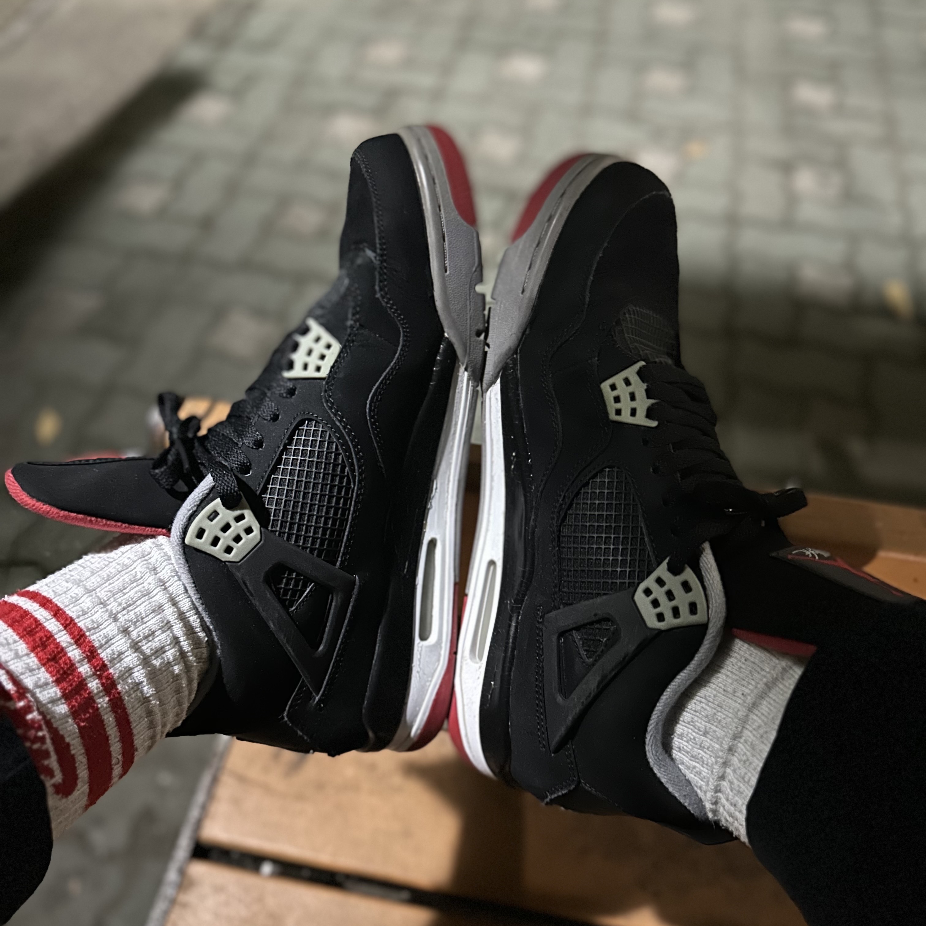 Jordan 4 Retro Black Cement 2012 착용 스타일 - 2
