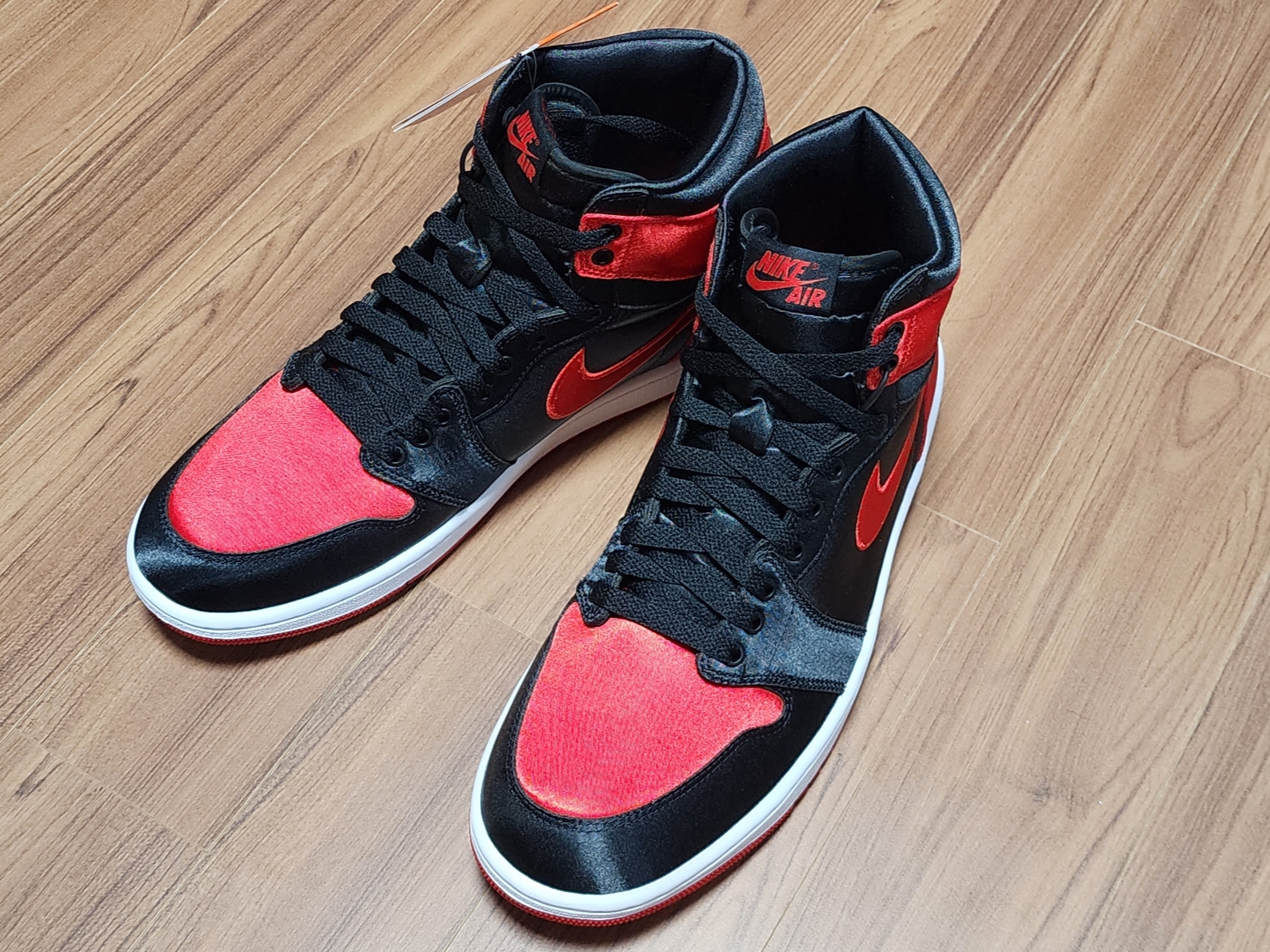 Jordan 1.5 Retro Bred, Jordan 1 Retro High OG Bred Banned 2016 착용 스타일 - 3