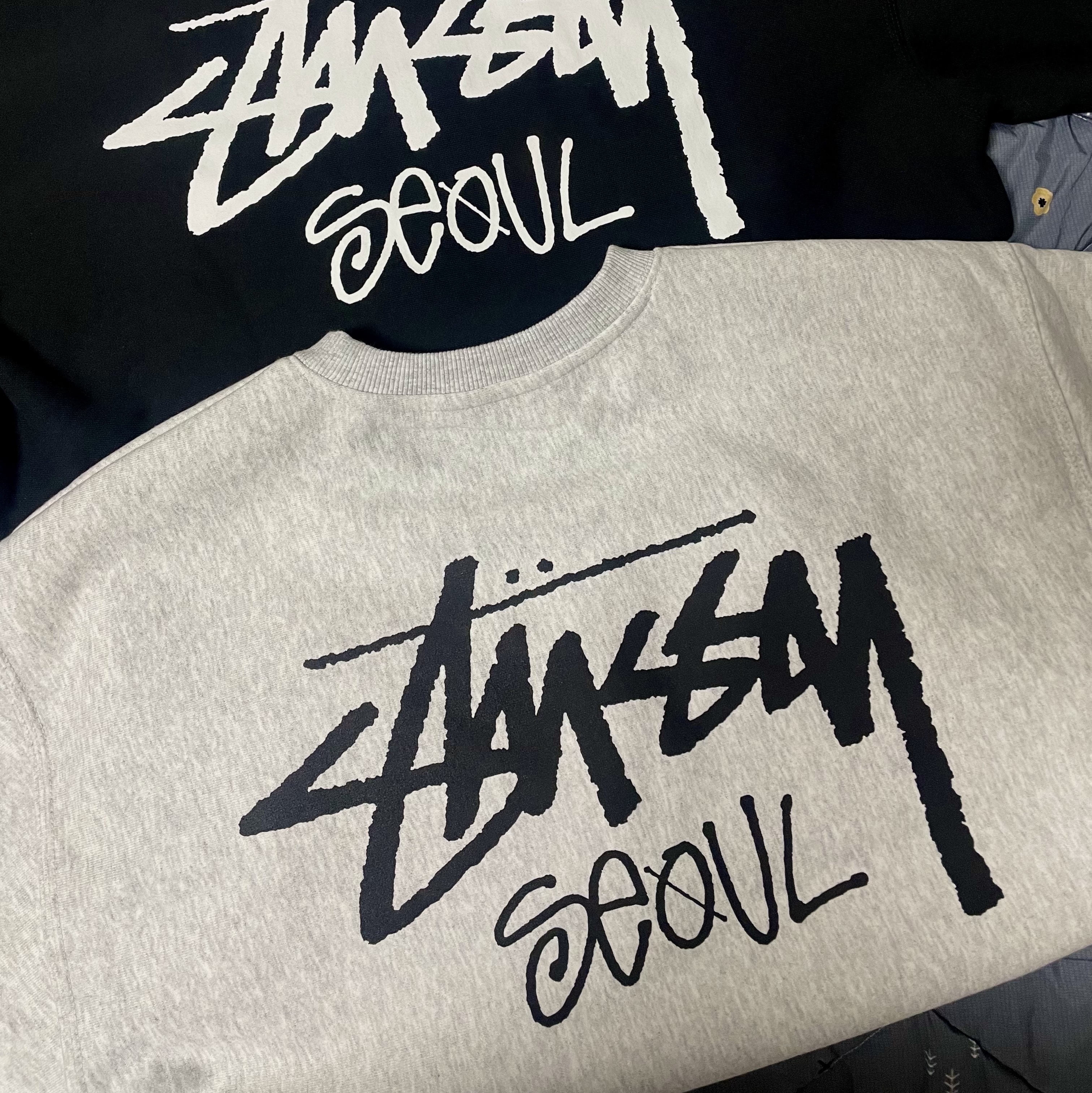Stussy Stock Seoul Crew Ash Heather 2023 착용 스타일