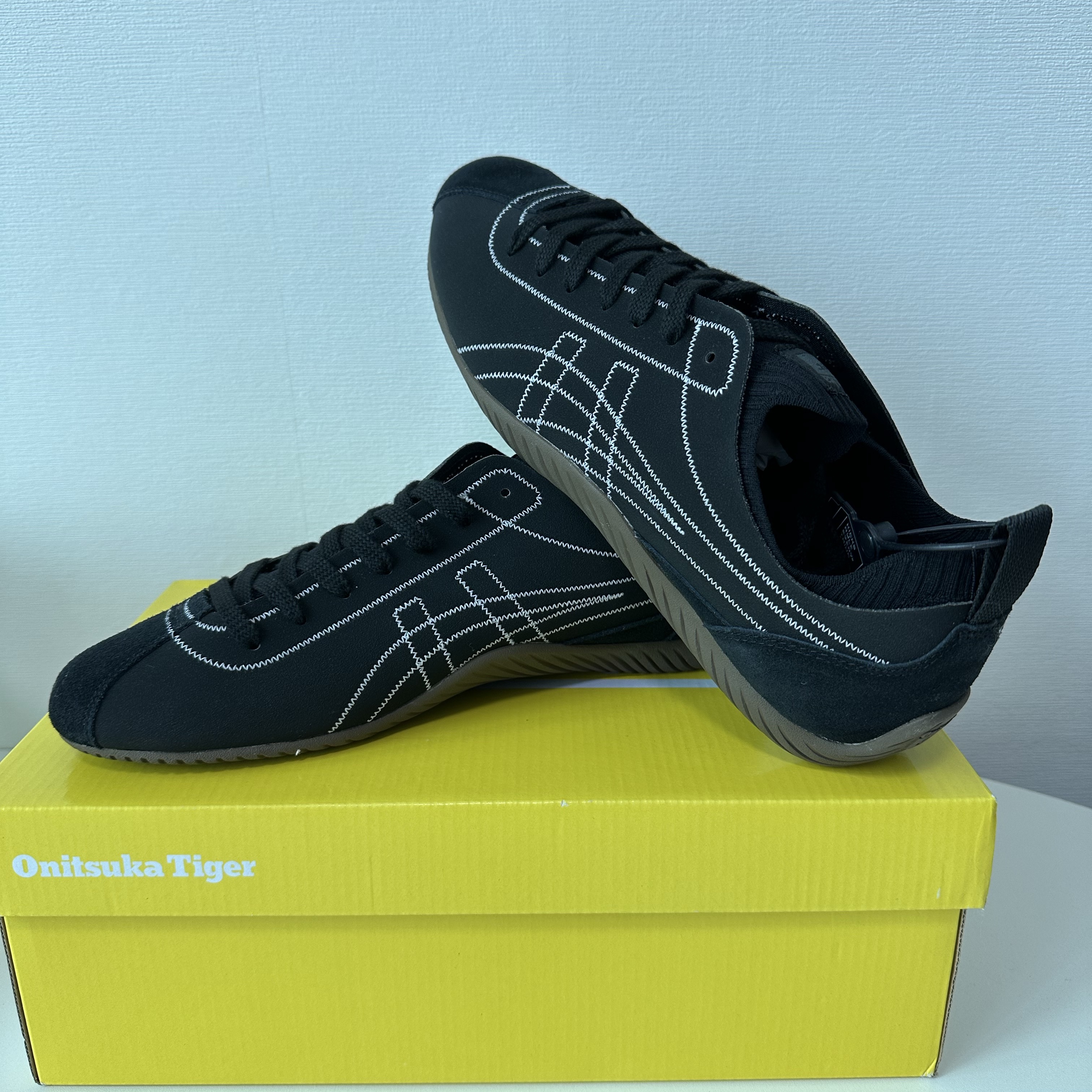 Onitsuka Tiger Sclaw Black White 착용 스타일