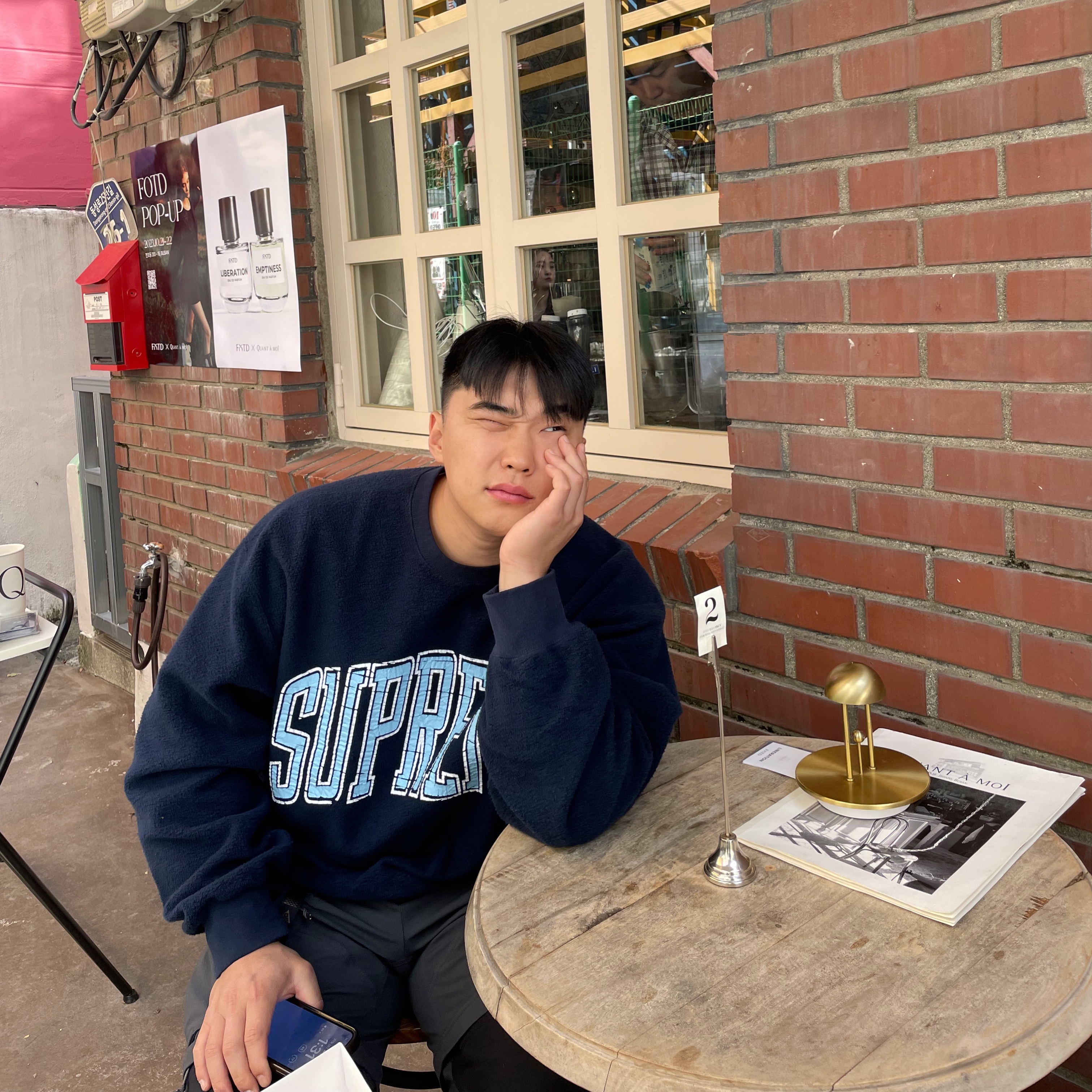Supreme Inside Out Crewneck Navy - 23FW, New Balance 991 Made in UK Navy 착용 스타일 - 2