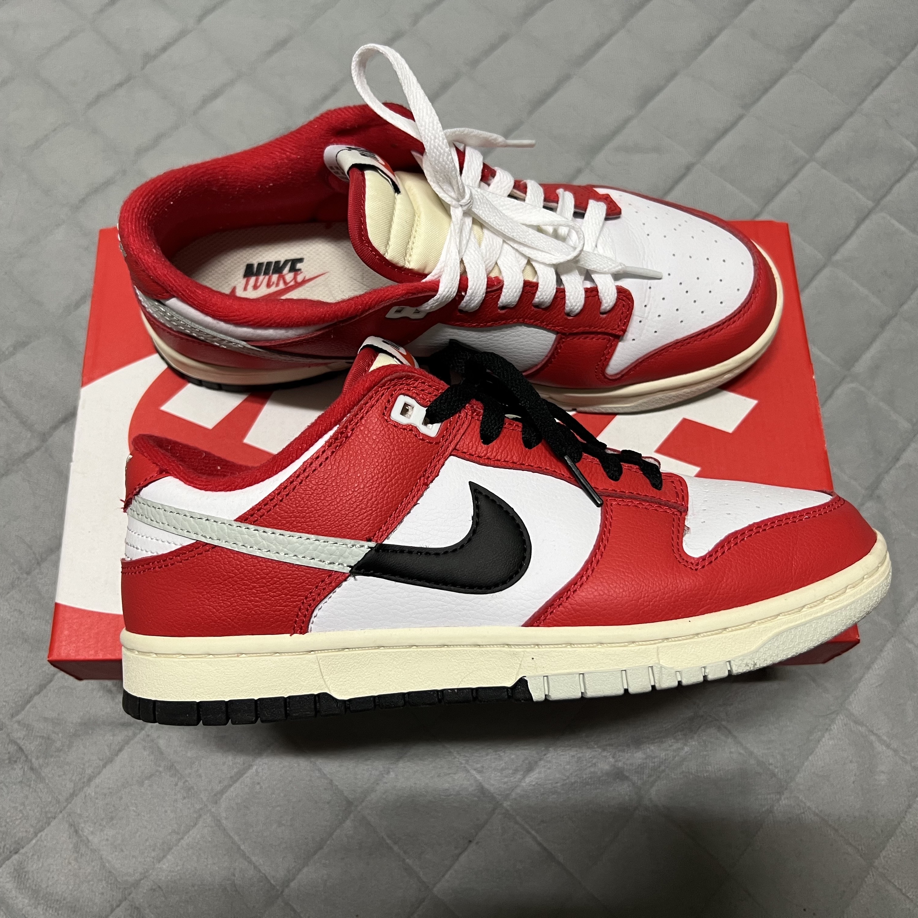 Nike Dunk Low Retro PRM University Red Black 착용 스타일 - 2