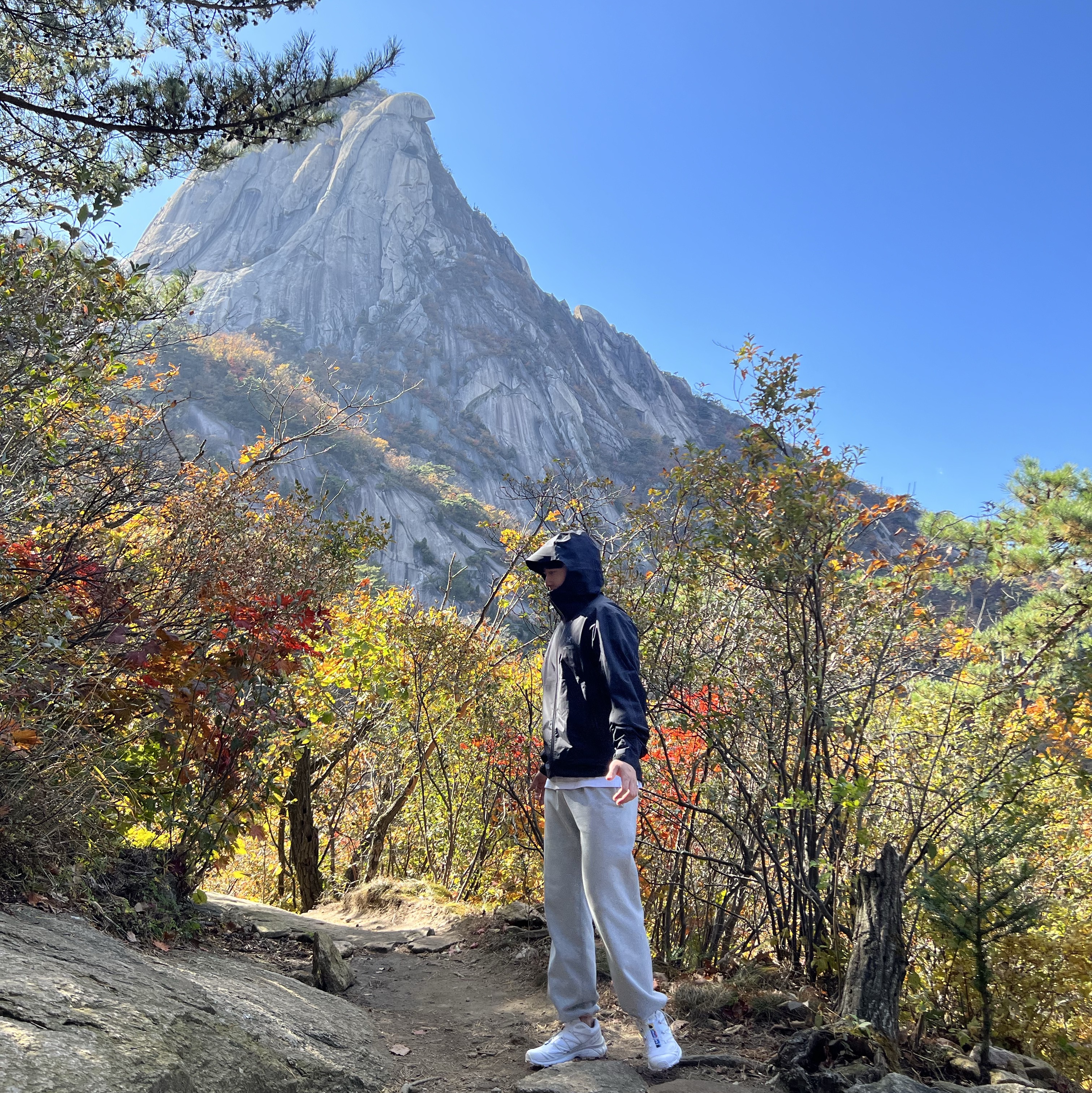 Salomon XT-6 ADV White, Arc'teryx Zeta SL Jacket Black 착용 스타일