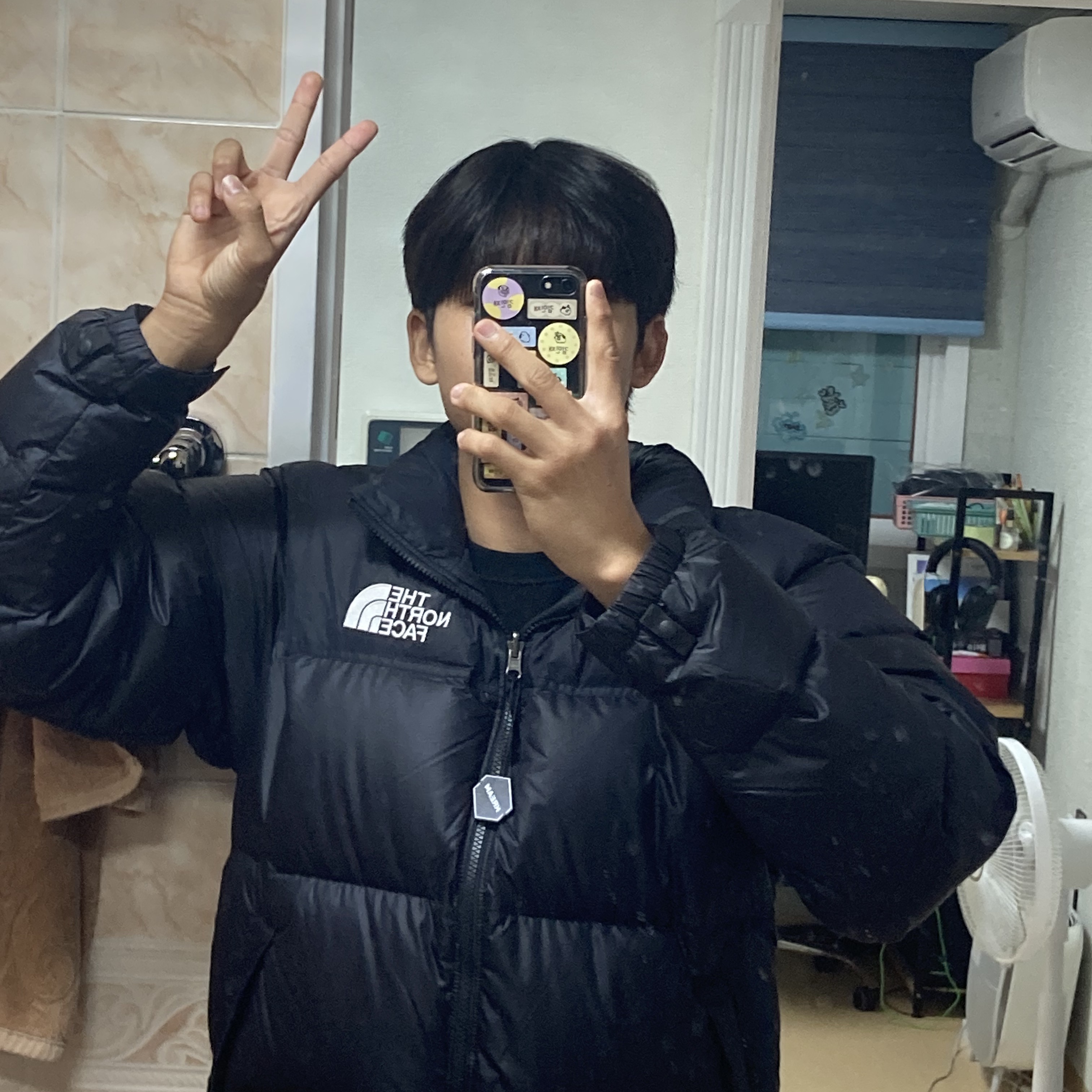 The North Face 1996 Eco Nuptse Jacket Black 착용 스타일