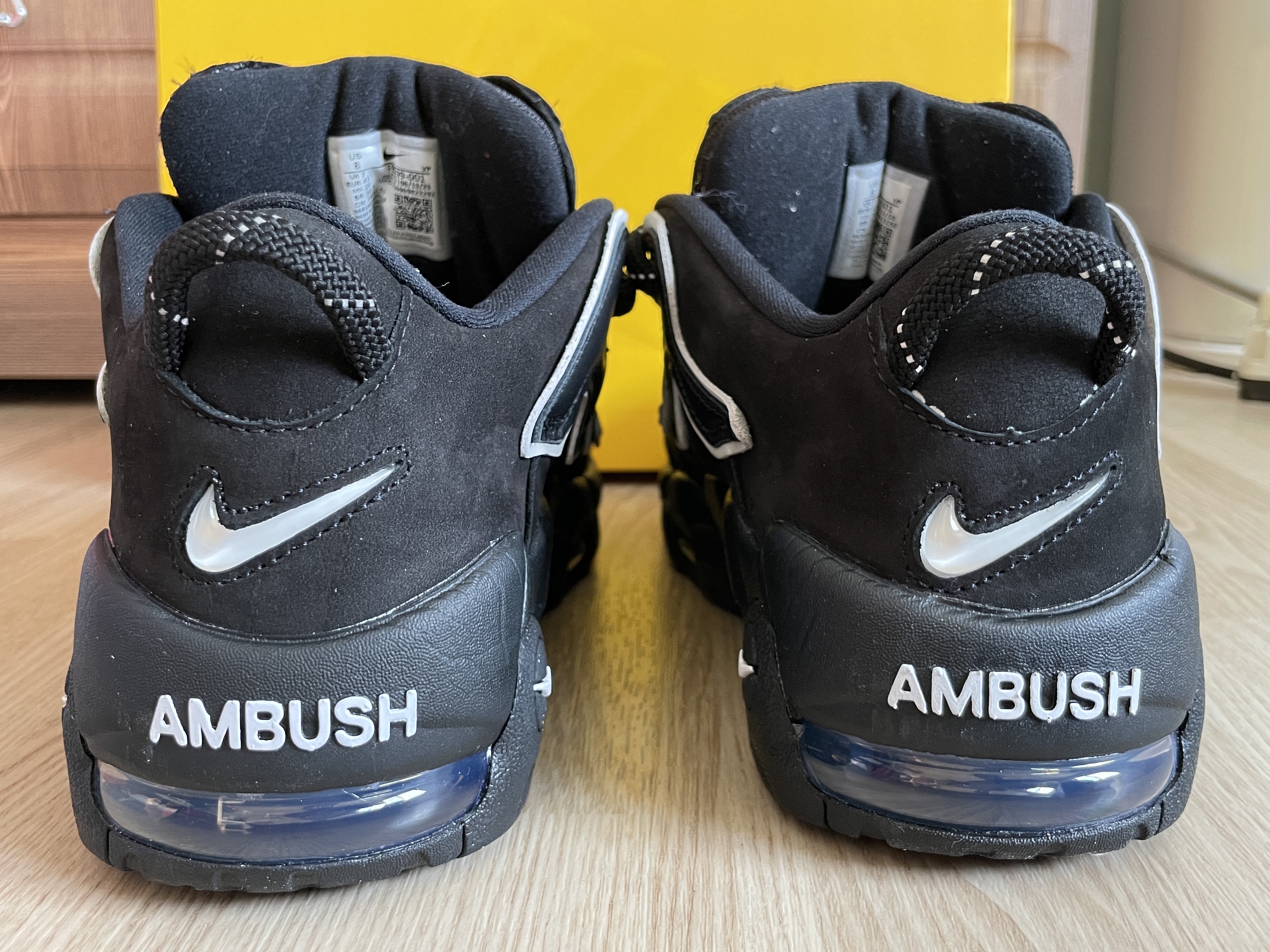 Nike x Ambush Air More Uptempo Low Black and White 착용 스타일 - 4