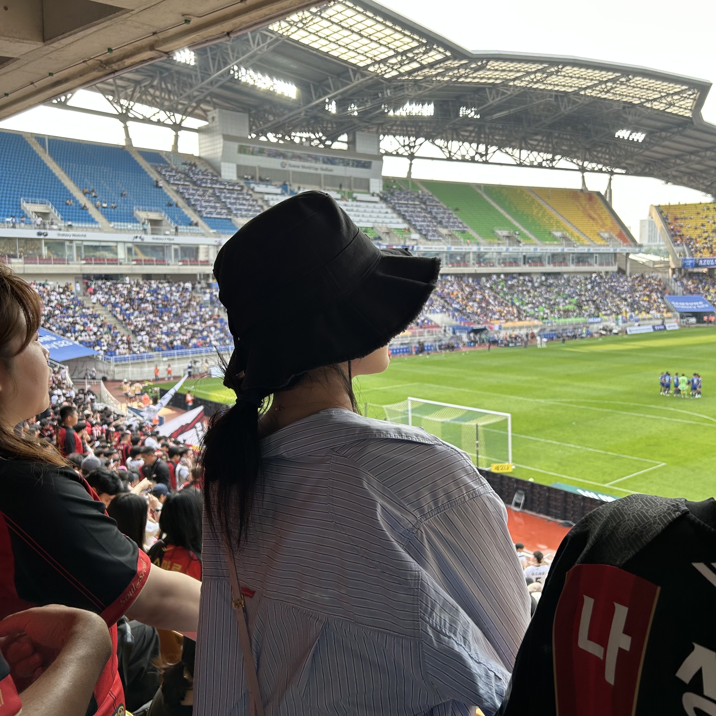 Jacquemus Le Bob Artichaut Bucket Hat Black 착용 스타일