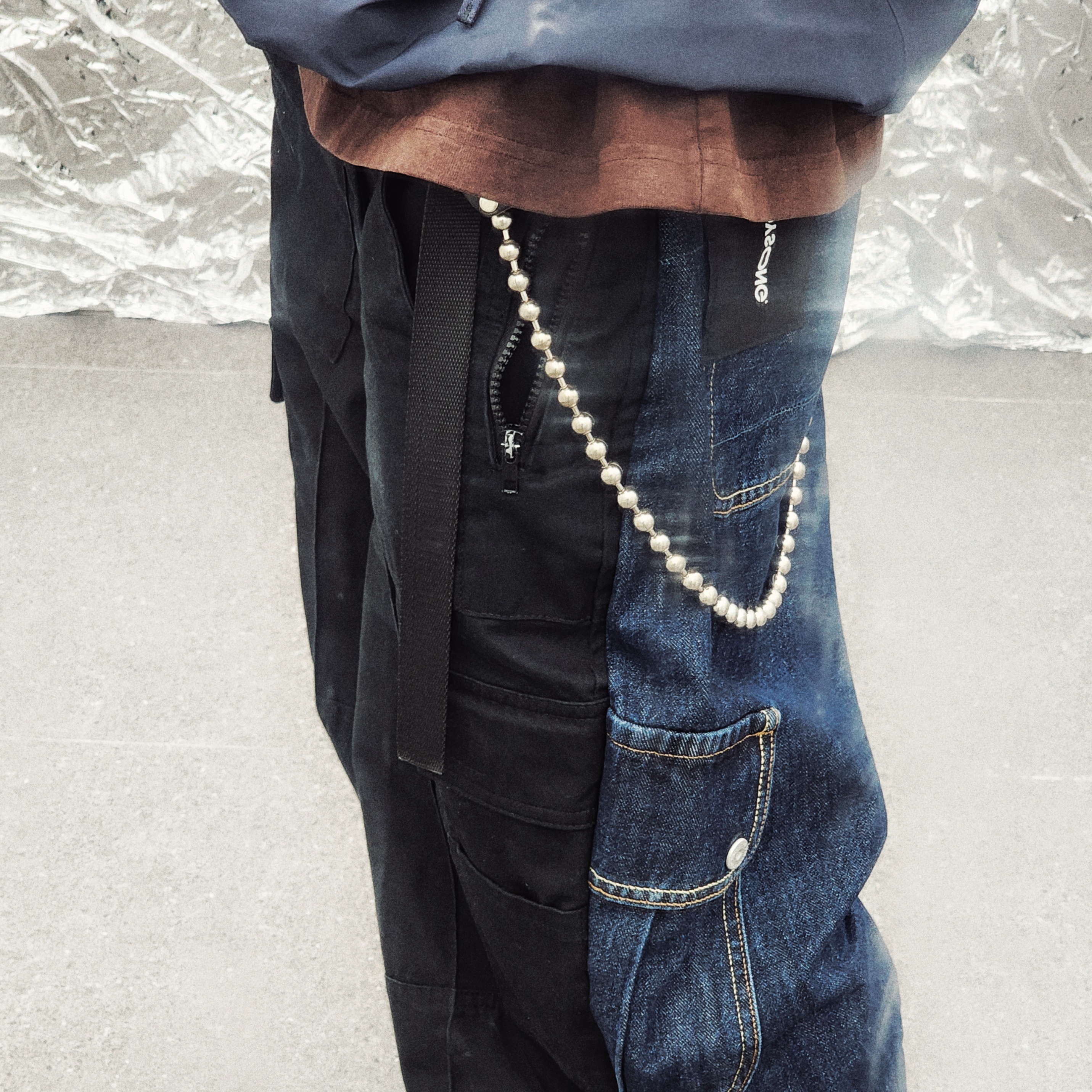 Arc'teryx Beta LT Jacket Black Sapphire, Oakley Factory Team x Brain Dead Flesh Sandal Sand Blue 착용 스타일 - 3