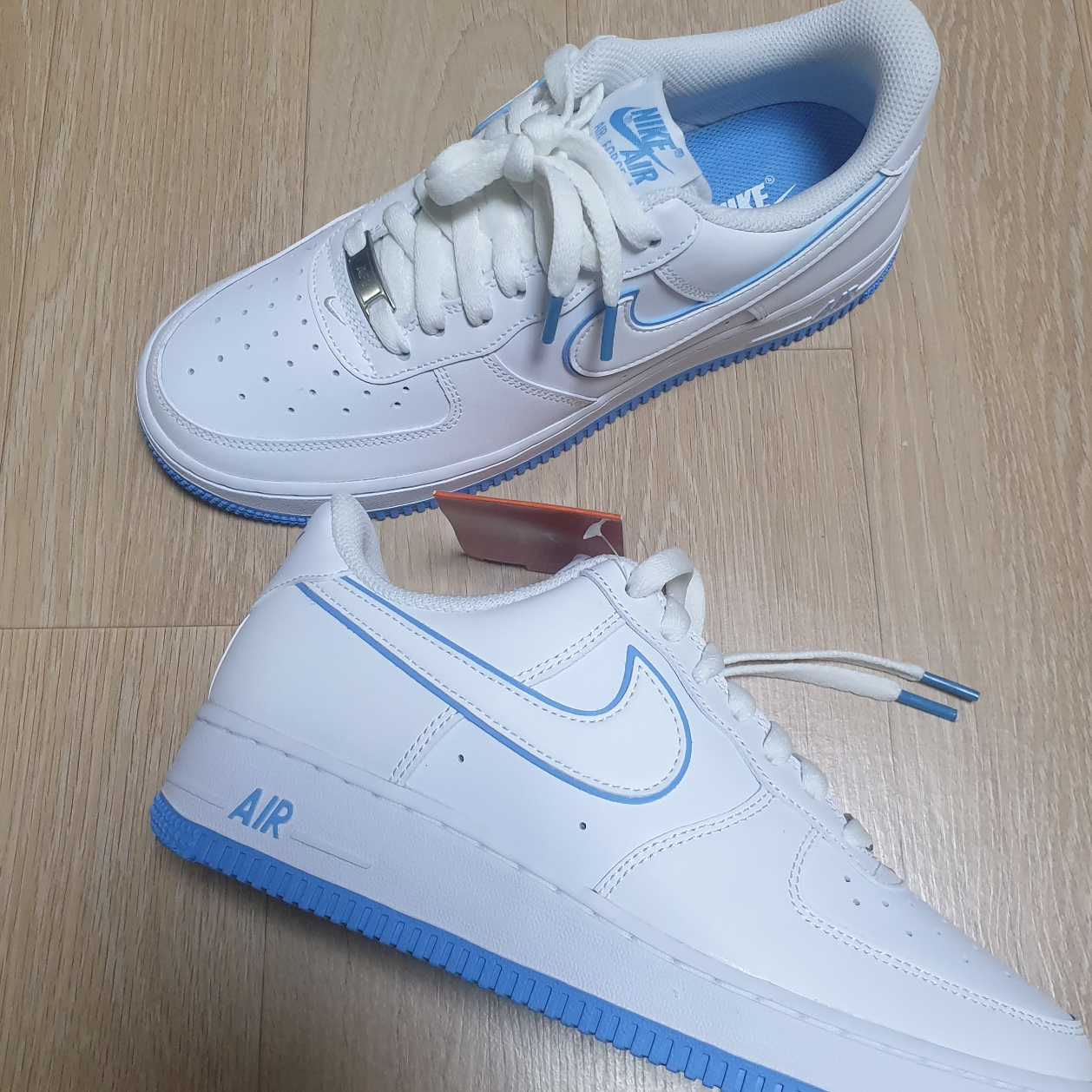 Nike Air Force 1 '07 White University Blue 착용 스타일