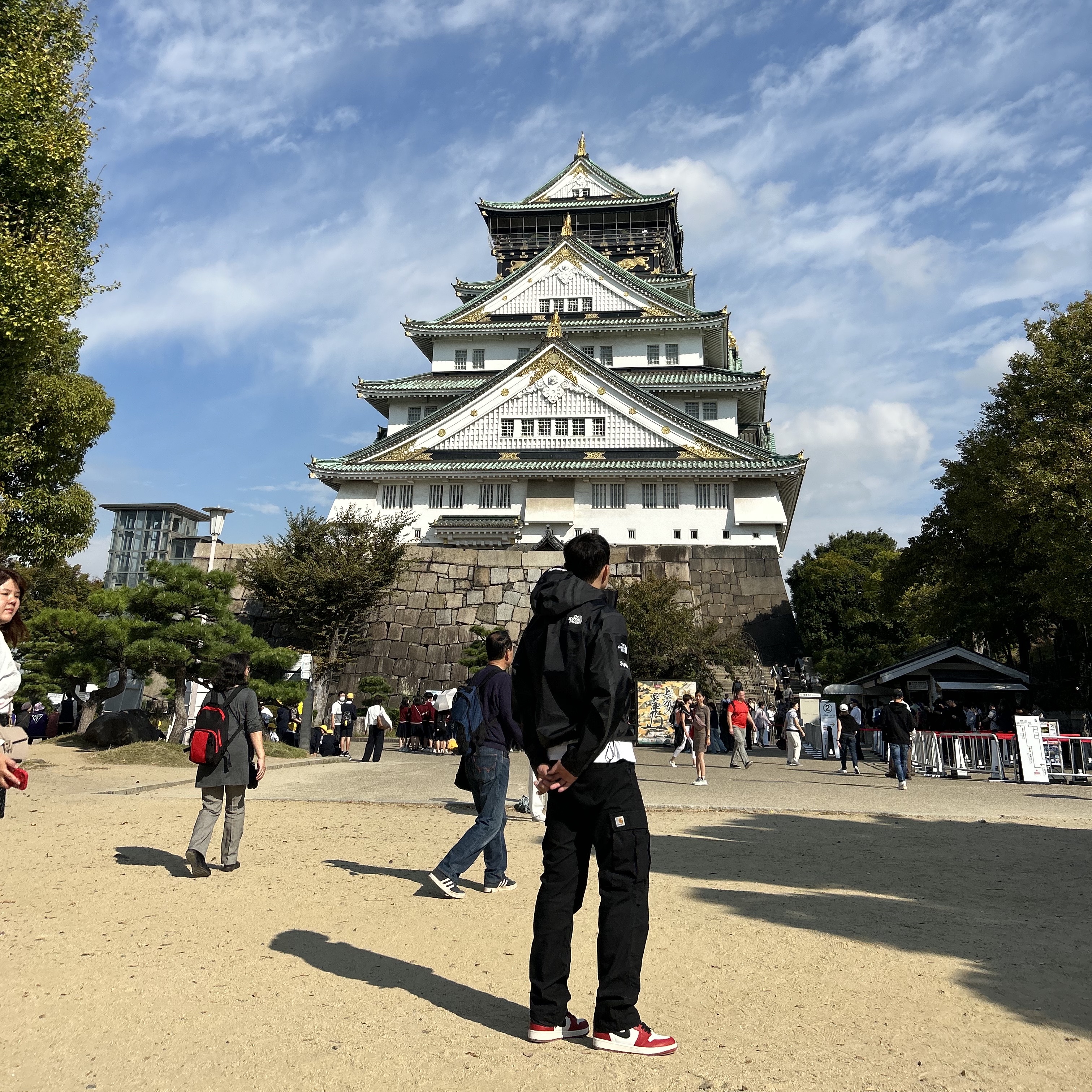 Jordan 1 Retro High OG Chicago 2022, Supreme x The North Face Summit Series Outer Tape Seam Jacket Black - 21SS 착용 스타일 - 2