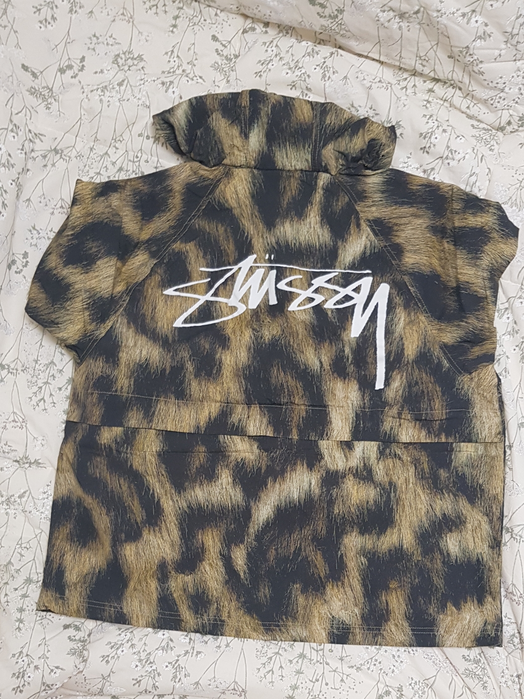Stussy Fur Print Beach Shell Jacket Brown 착용 스타일 - 2