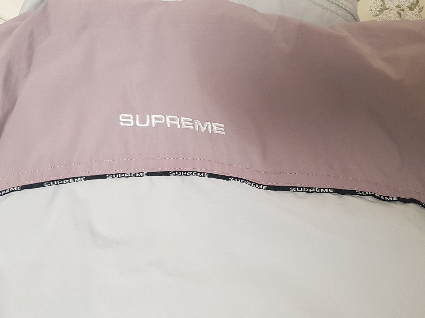 Supreme Logo Piping Hooded Track Jacket Grey - 23FW 착용 스타일 - 4