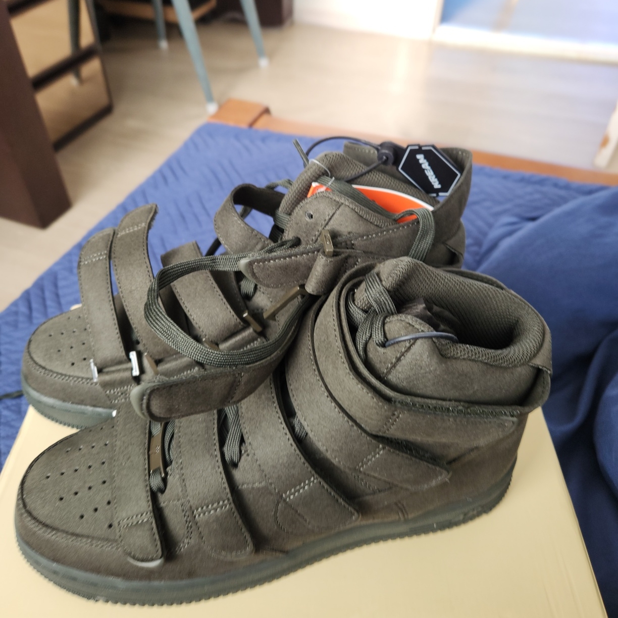 Nike x Billie Eilish Air Force 1 High '07 SP Sequoia 착용 스타일 - 2