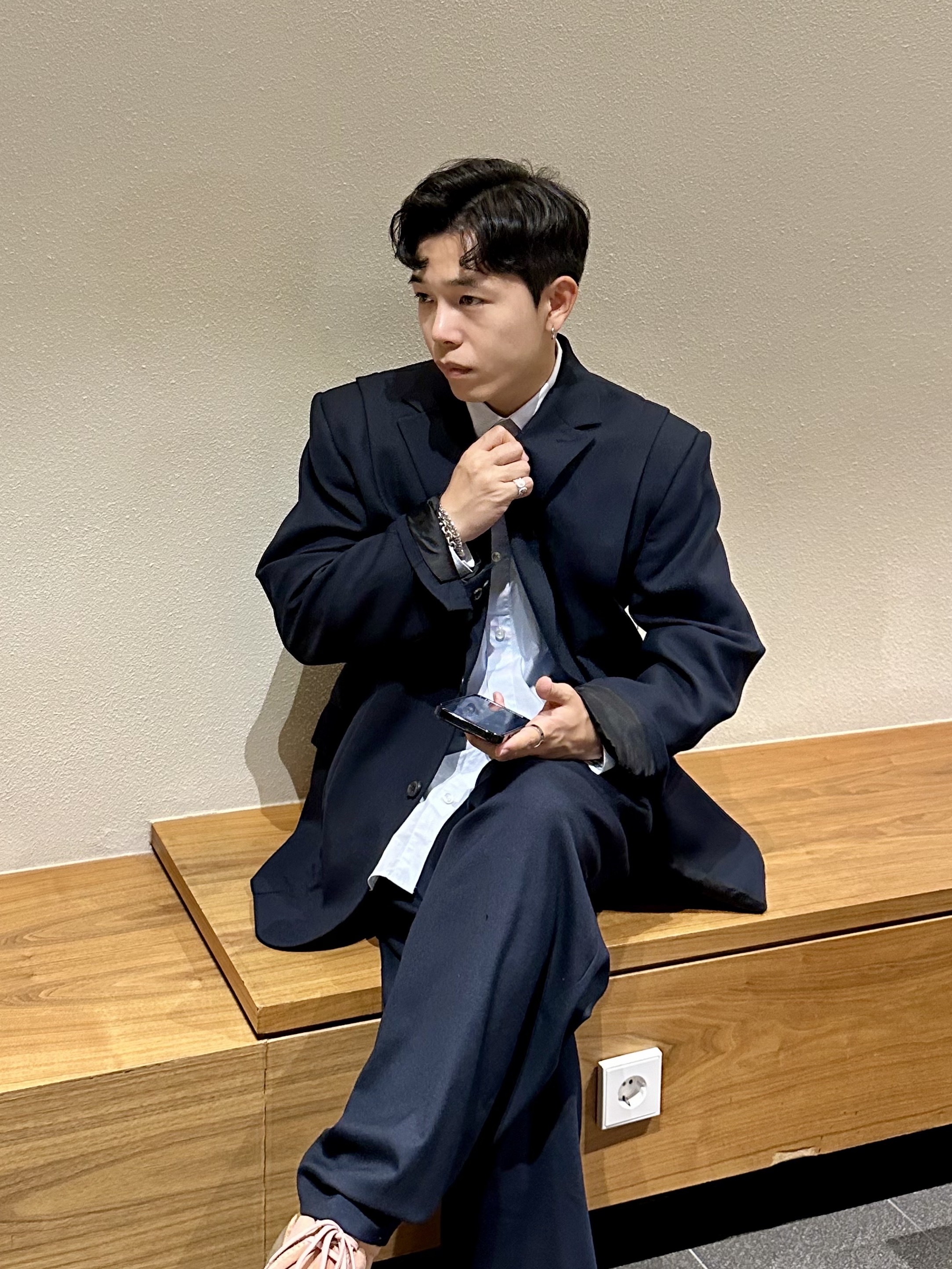 Zara x Ader Error Oversize Blazer Navy, Zara x Ader Error Darted Trousers Navy 착용 스타일 - 2