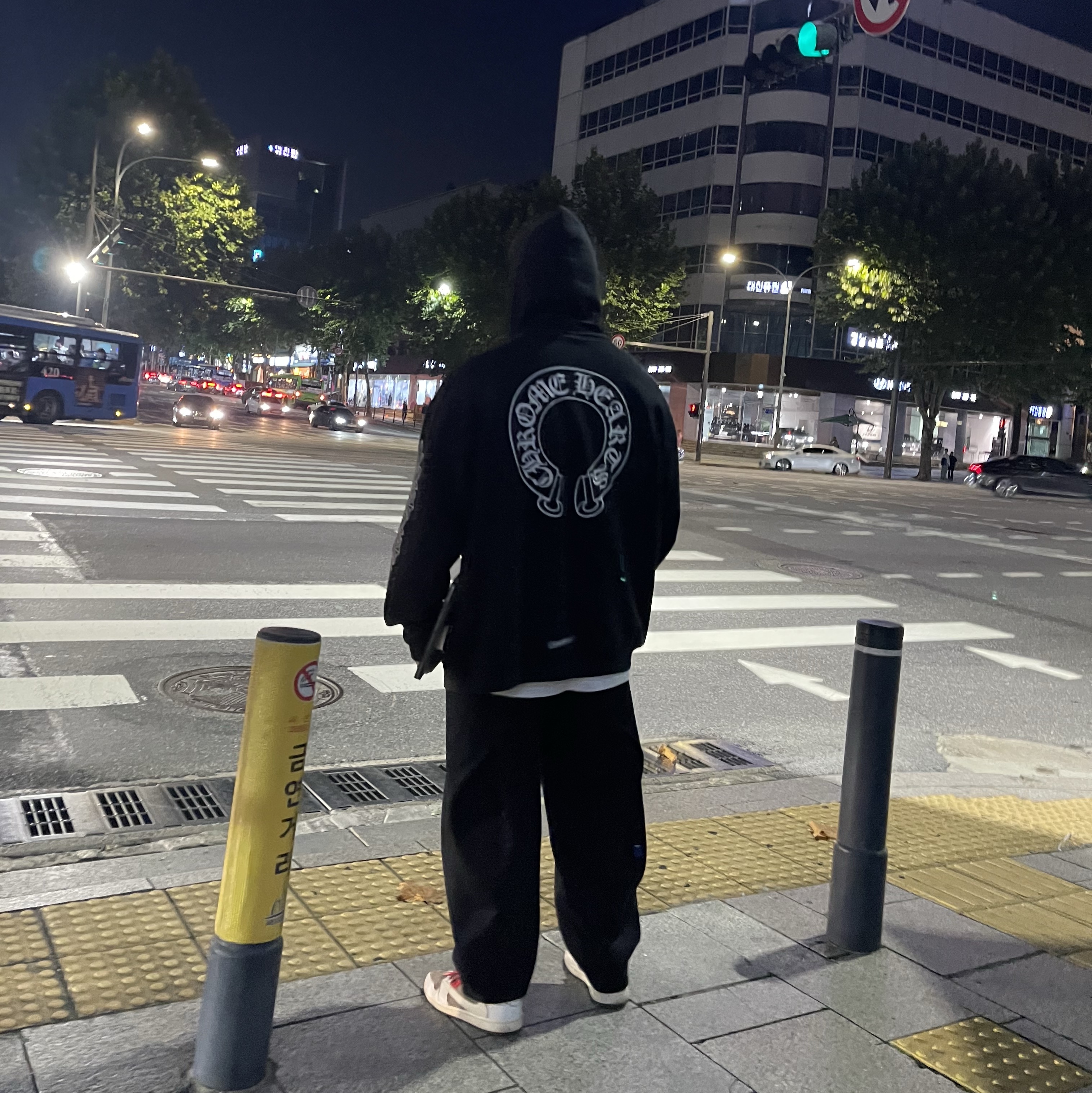 Zara x Ader Error Jogger Pants Black, Supreme Hanes Tagless T-Shirt White (3 Pack) 착용 스타일 - 1