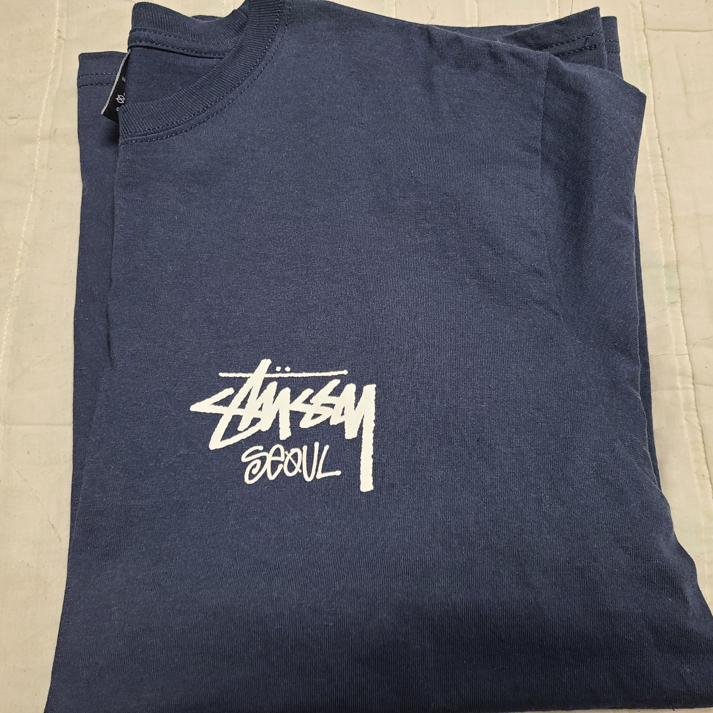 Stussy Stock Seoul T-Shirt Navy 2023 착용 스타일