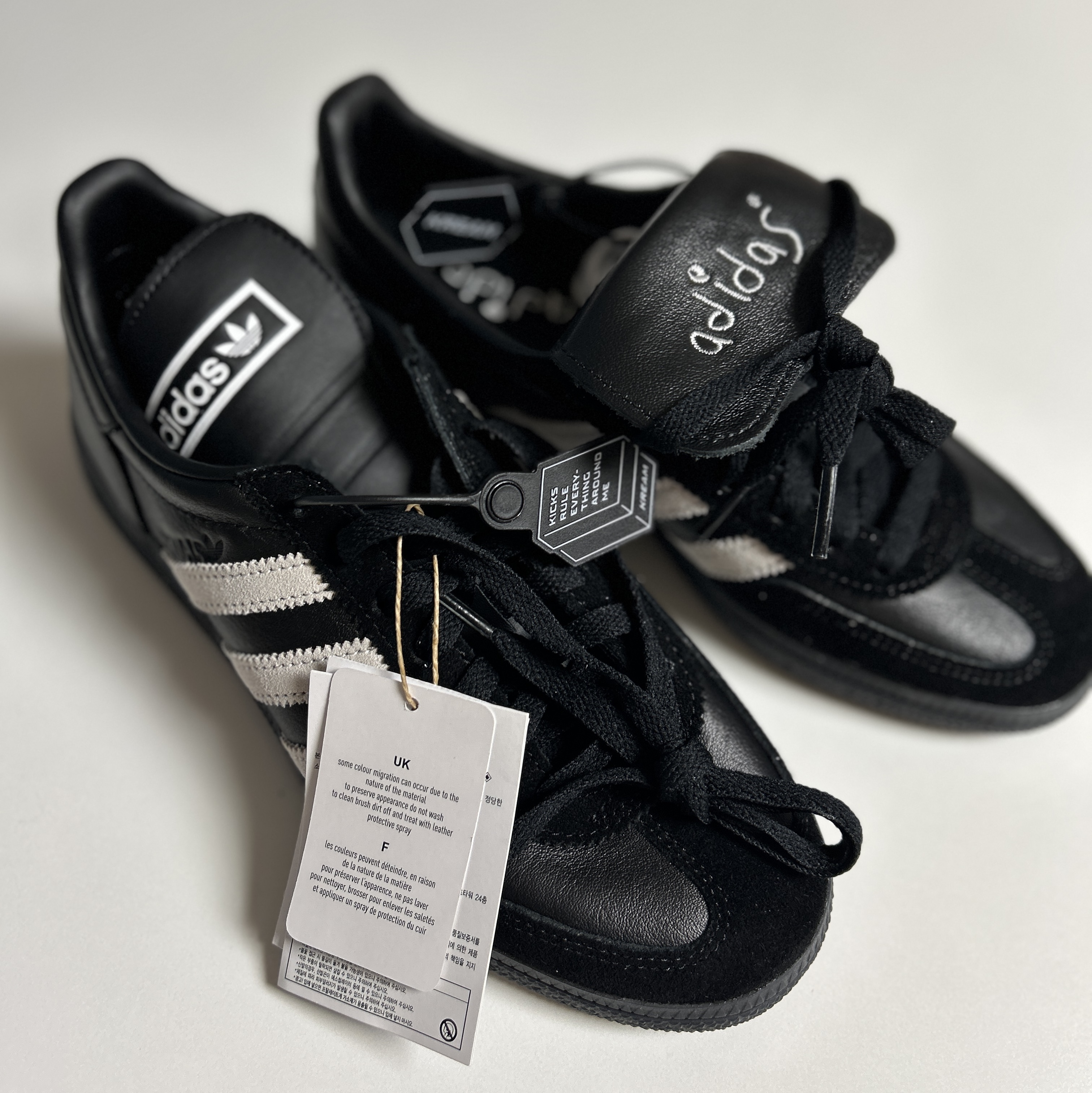 Adidas Spezial Handball Core Black Cloud White 착용 스타일