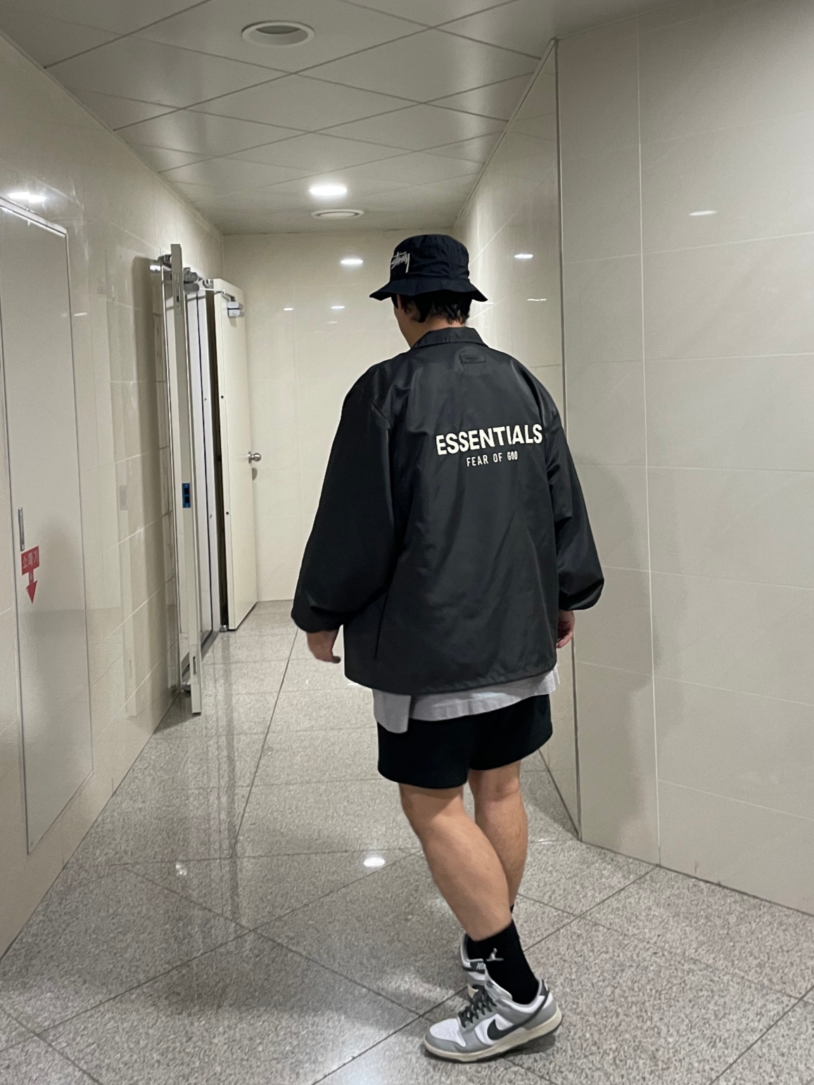 Nike x Stussy Bucket Hat Black, Essentials Coaches Jacket Iron - 22SS 착용 스타일