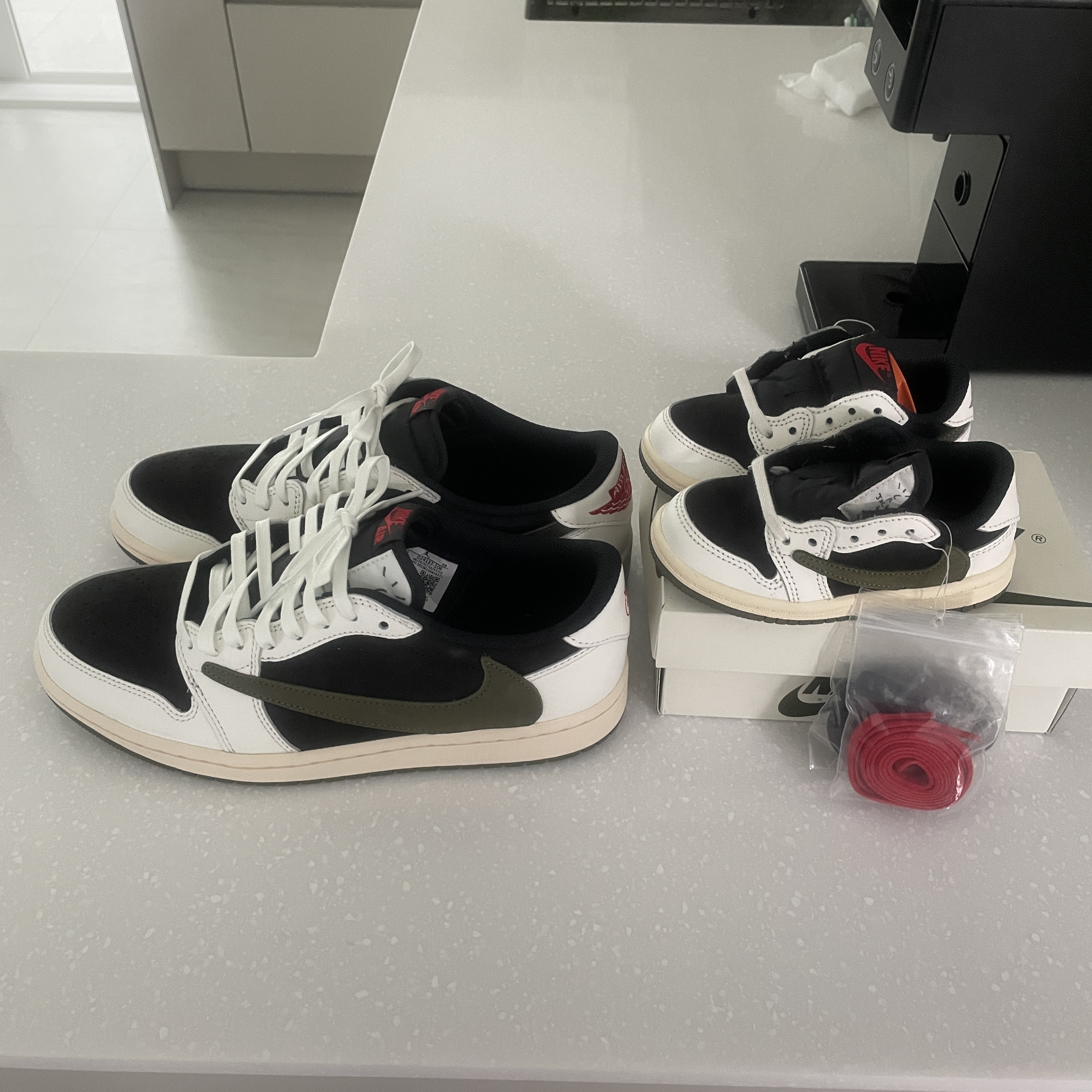 (W) Jordan 1 x Travis Scott Retro Low OG SP Medium Olive 착용 스타일