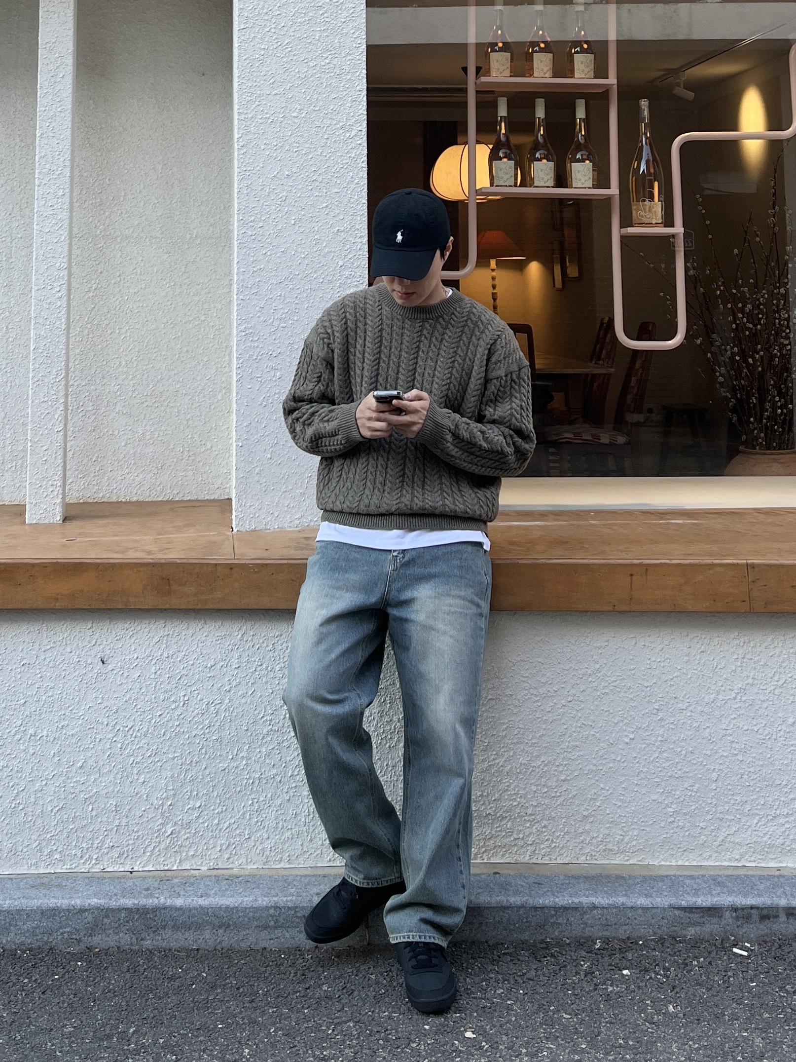 Reebok x JJJJound Club C 85 Triple Black, [30% 적립] Polo Ralph Lauren Cotton Chino Ball Cap Newport Navy 착용 스타일 - 2