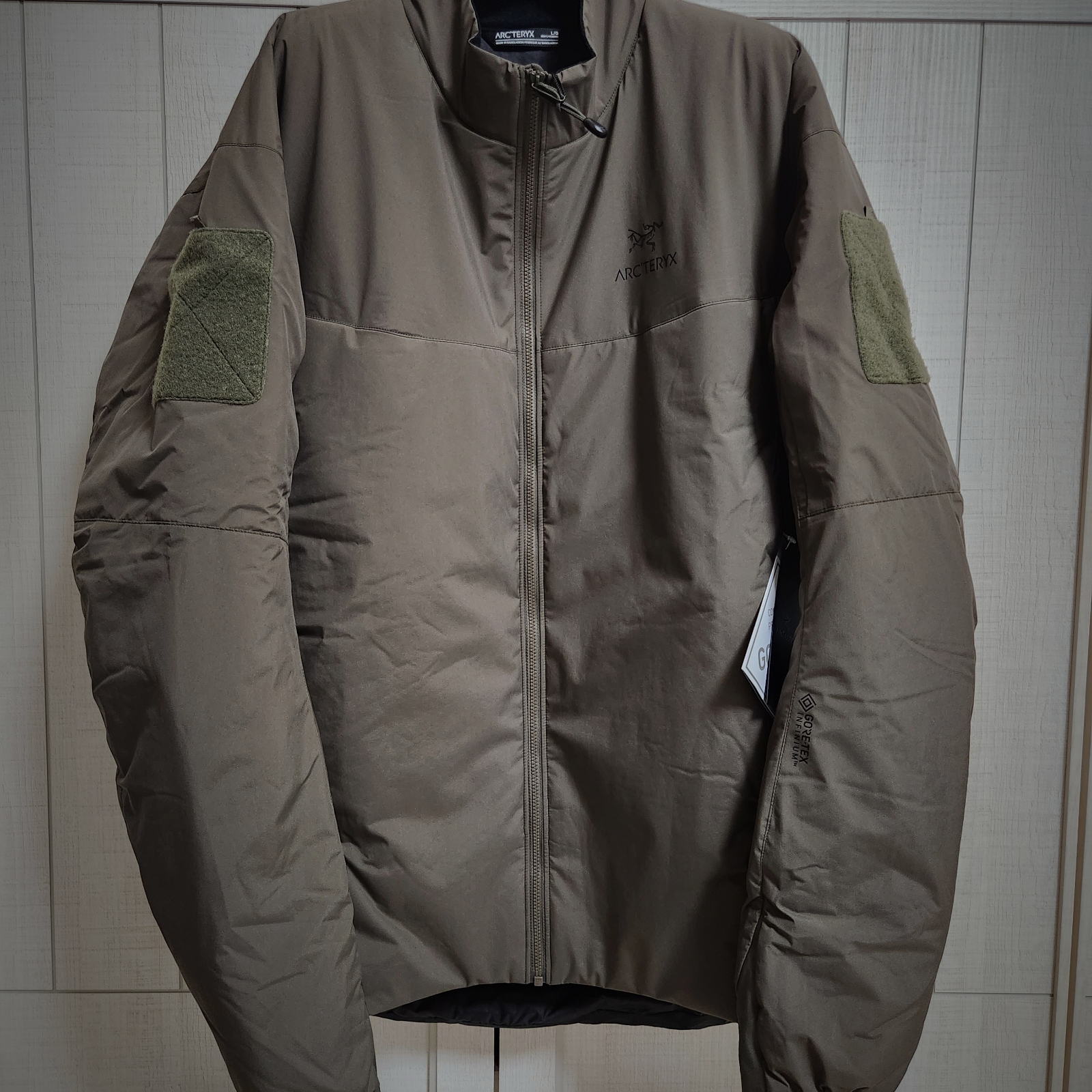 Arc'teryx LEAF Cold WX Jacket LT Gen 2 Ranger Green 착용 스타일
