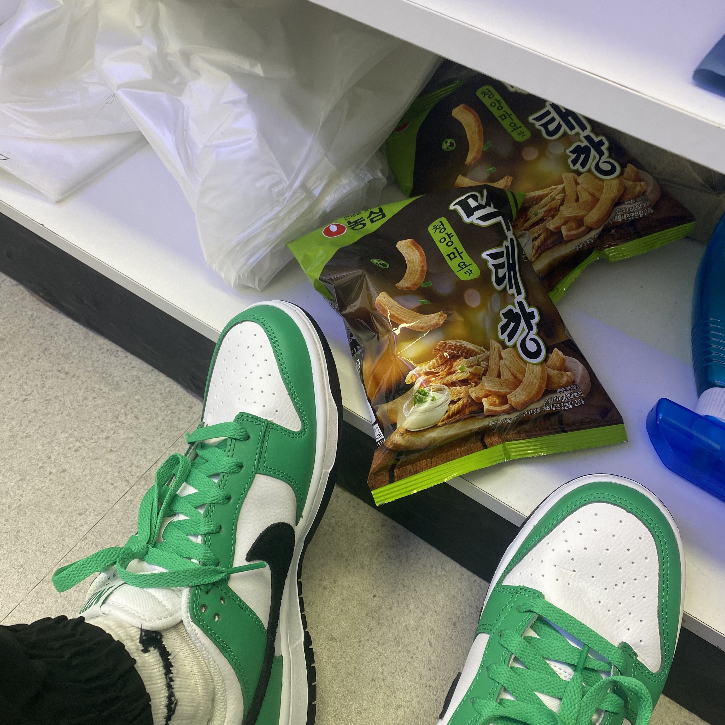 Nike Dunk Low White Green 착용 스타일 - 3