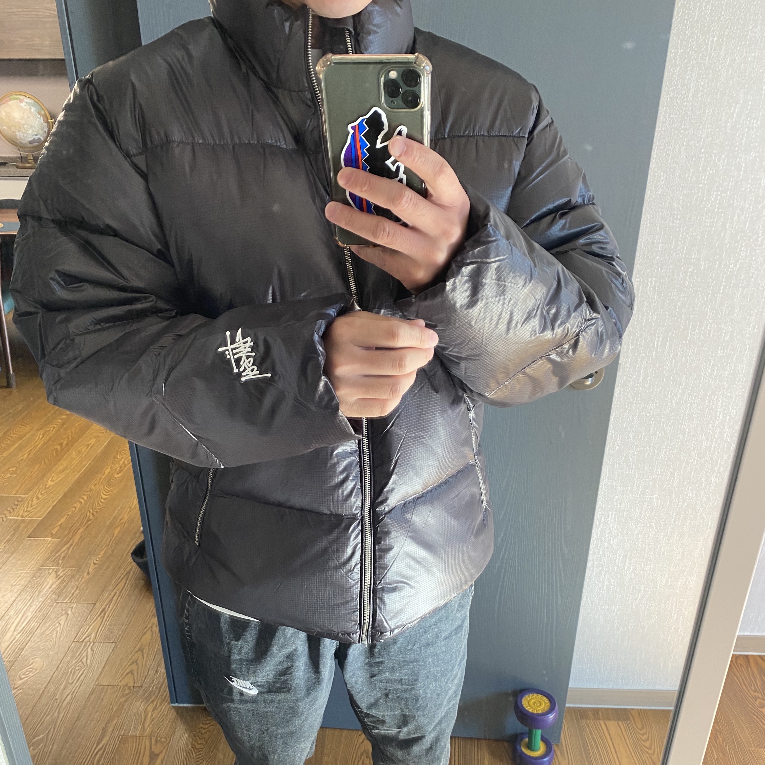 Stussy Down Puffer Parachute Ripstop Charcoal 착용 스타일 - 4