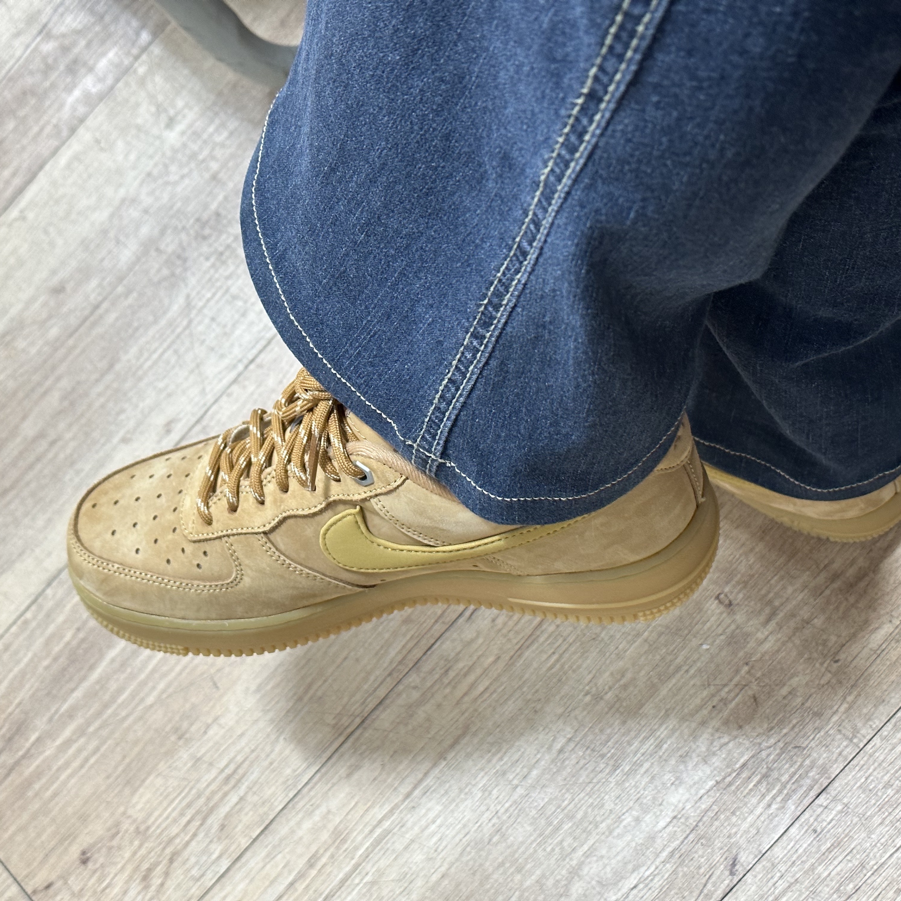 Nike Air Force 1 '07 WB Flax 착용 스타일 - 3