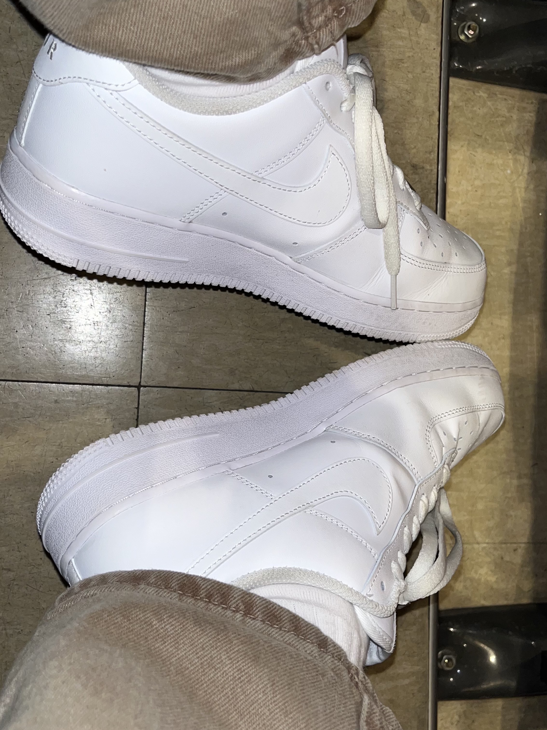 Nike Air Force 1 '07 Low White 착용 스타일